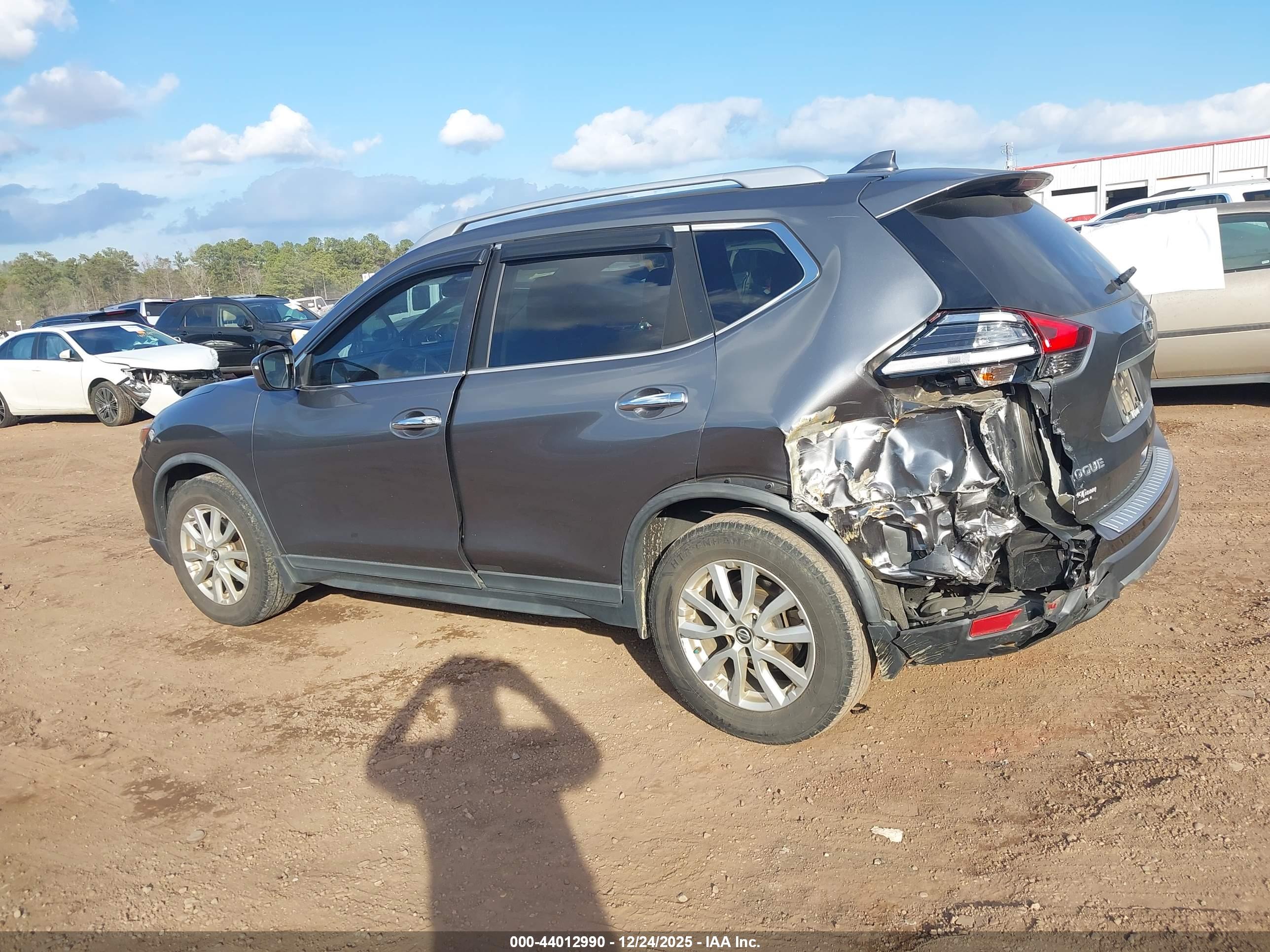 NISSAN ROGUE image 6