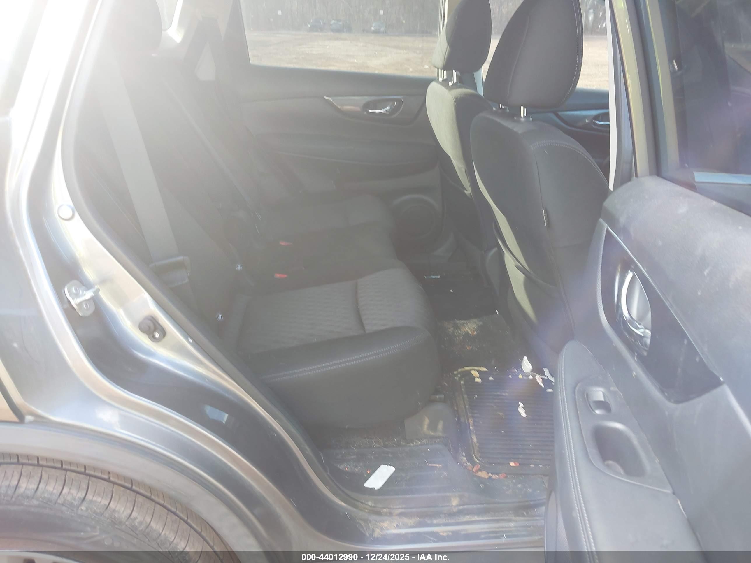 NISSAN ROGUE image 8