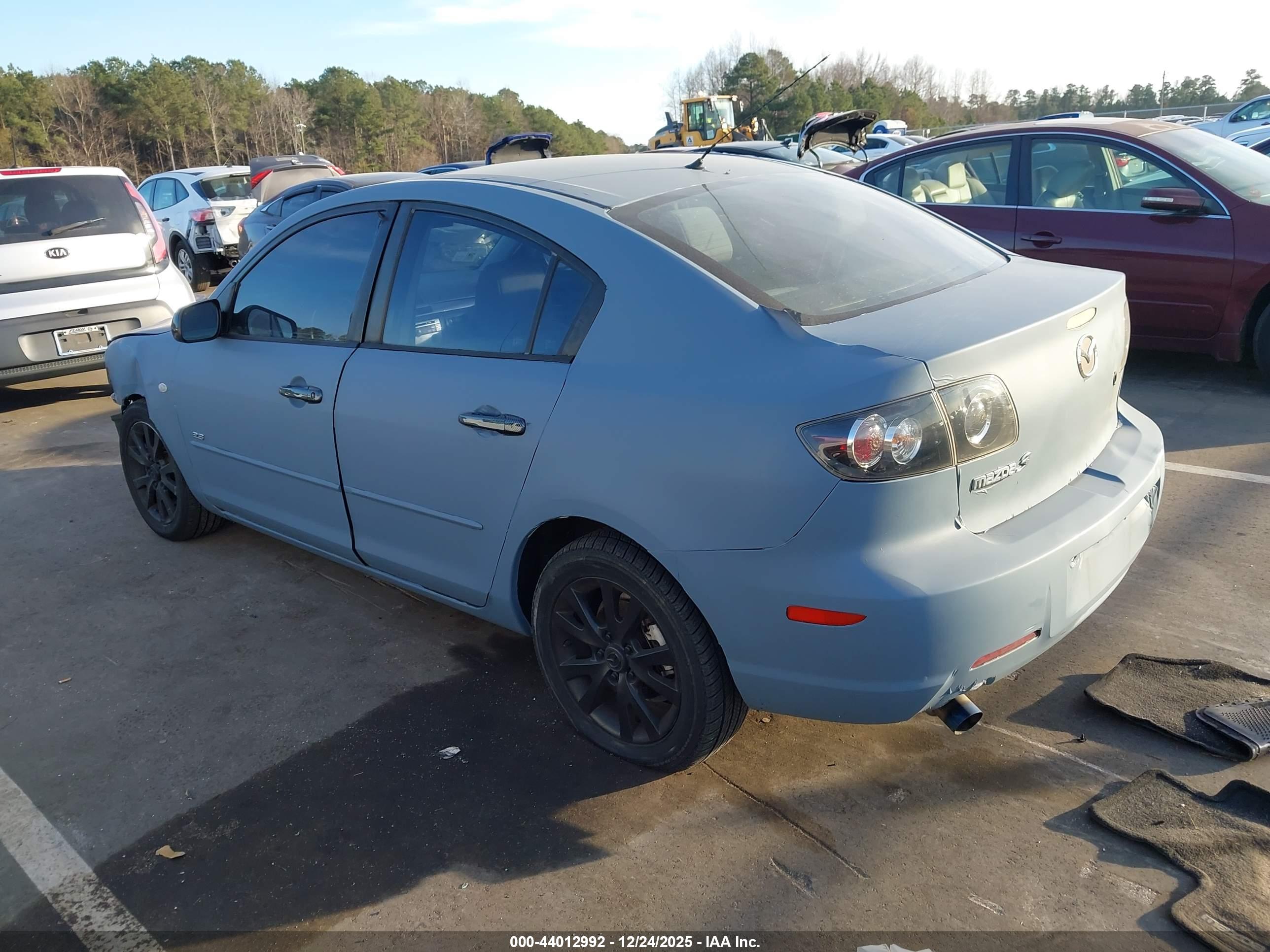 MAZDA MAZDA3 image 3