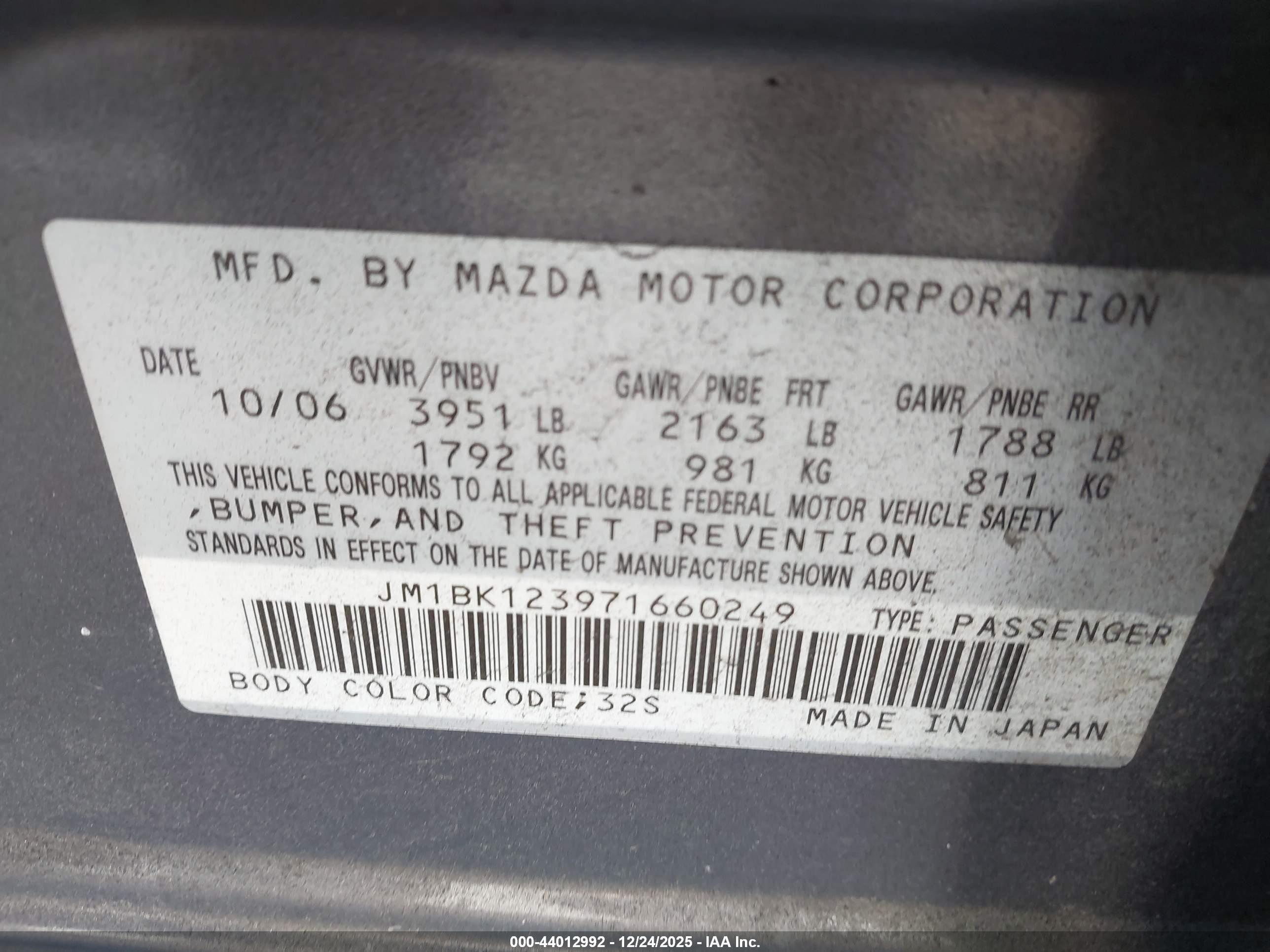 MAZDA MAZDA3 image 9