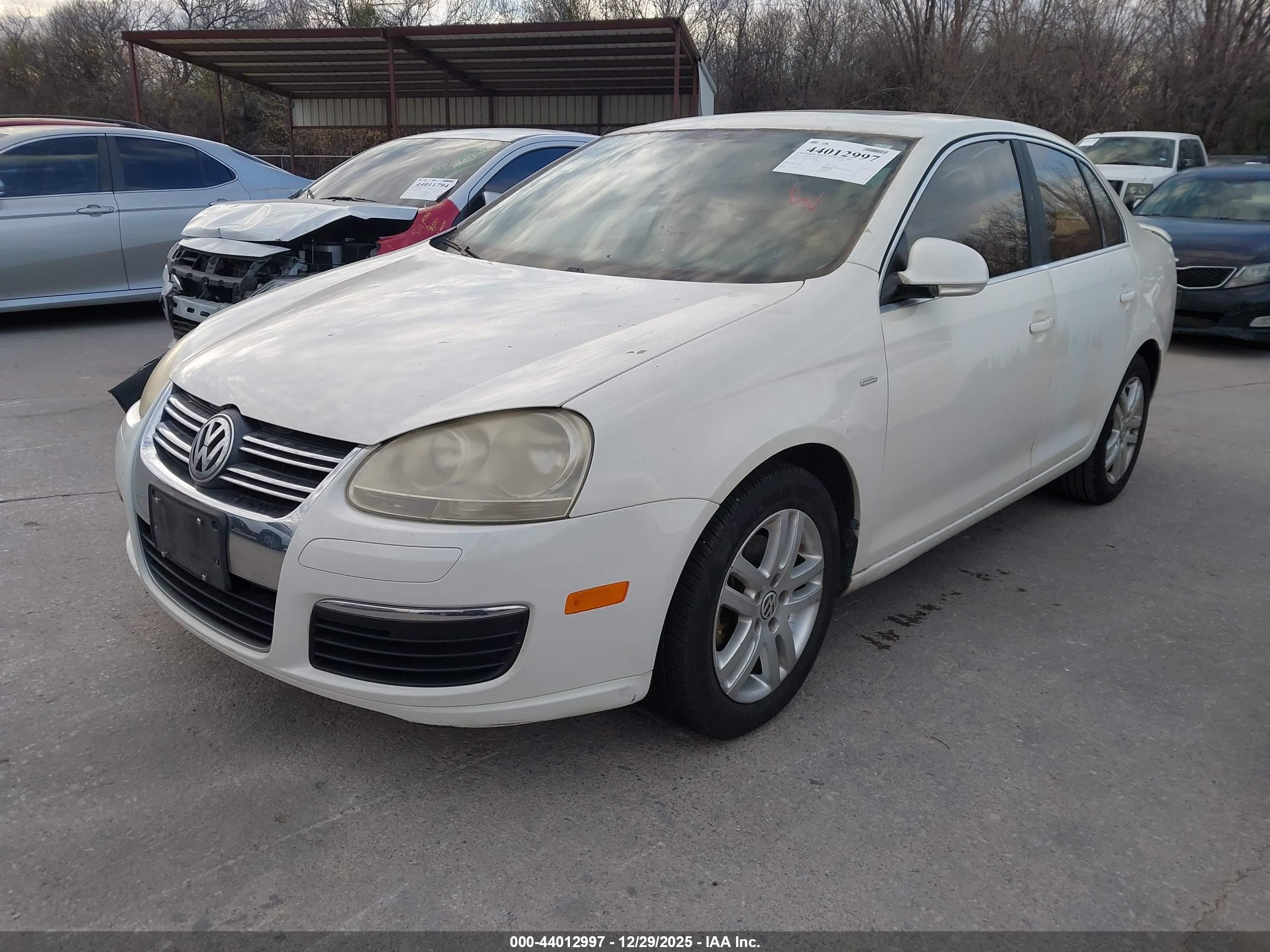 VOLKSWAGEN JETTA image 2