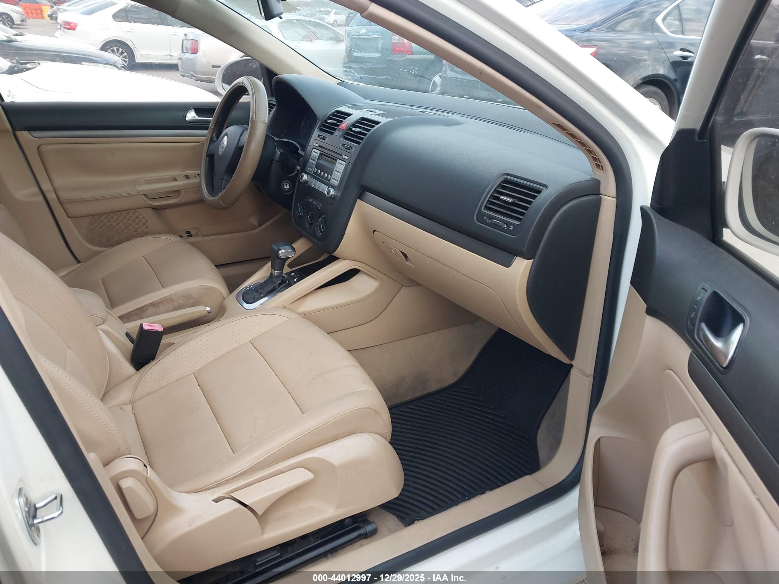 VOLKSWAGEN JETTA image 5