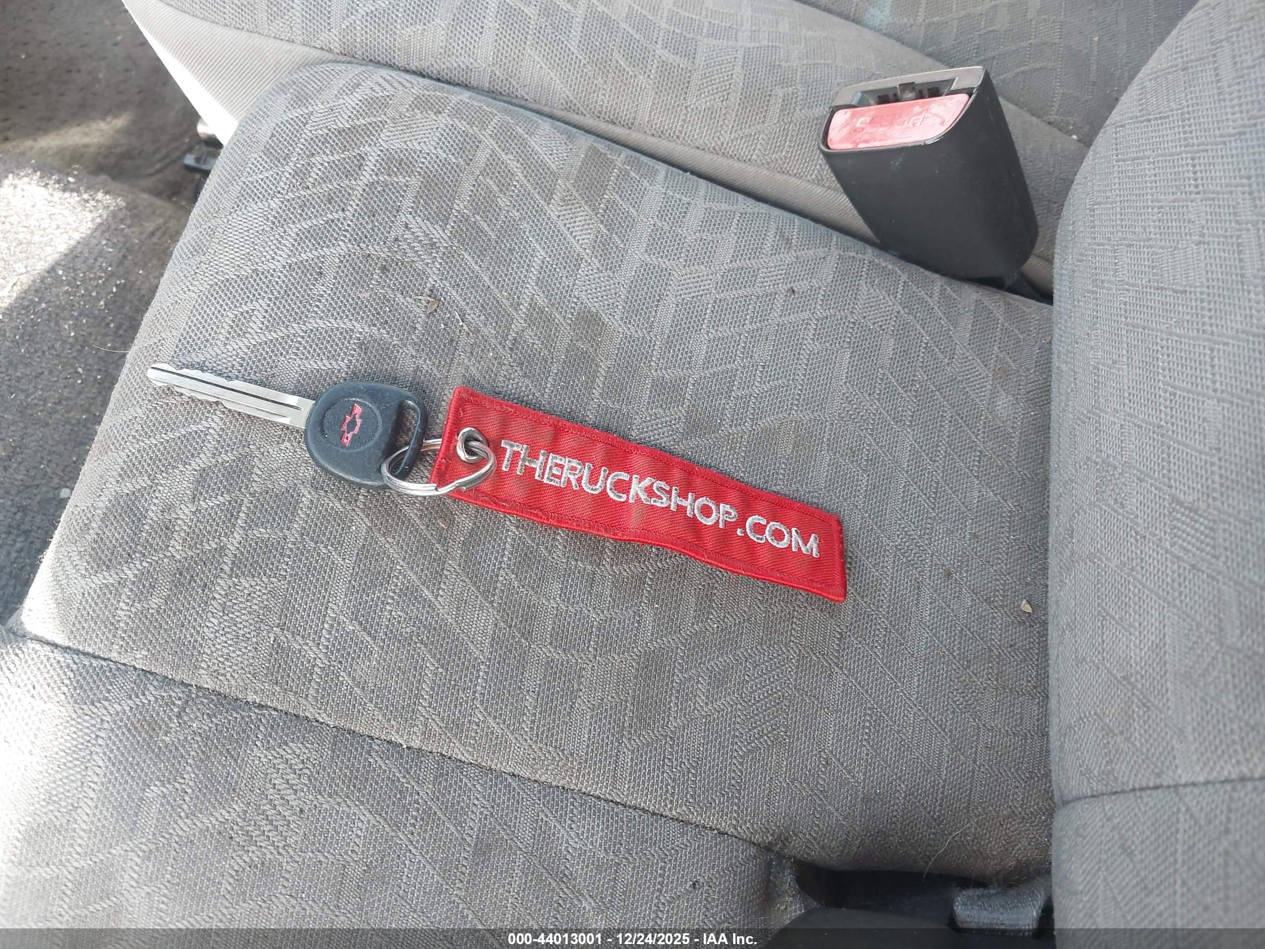 CHEVROLET COLORADO image 11