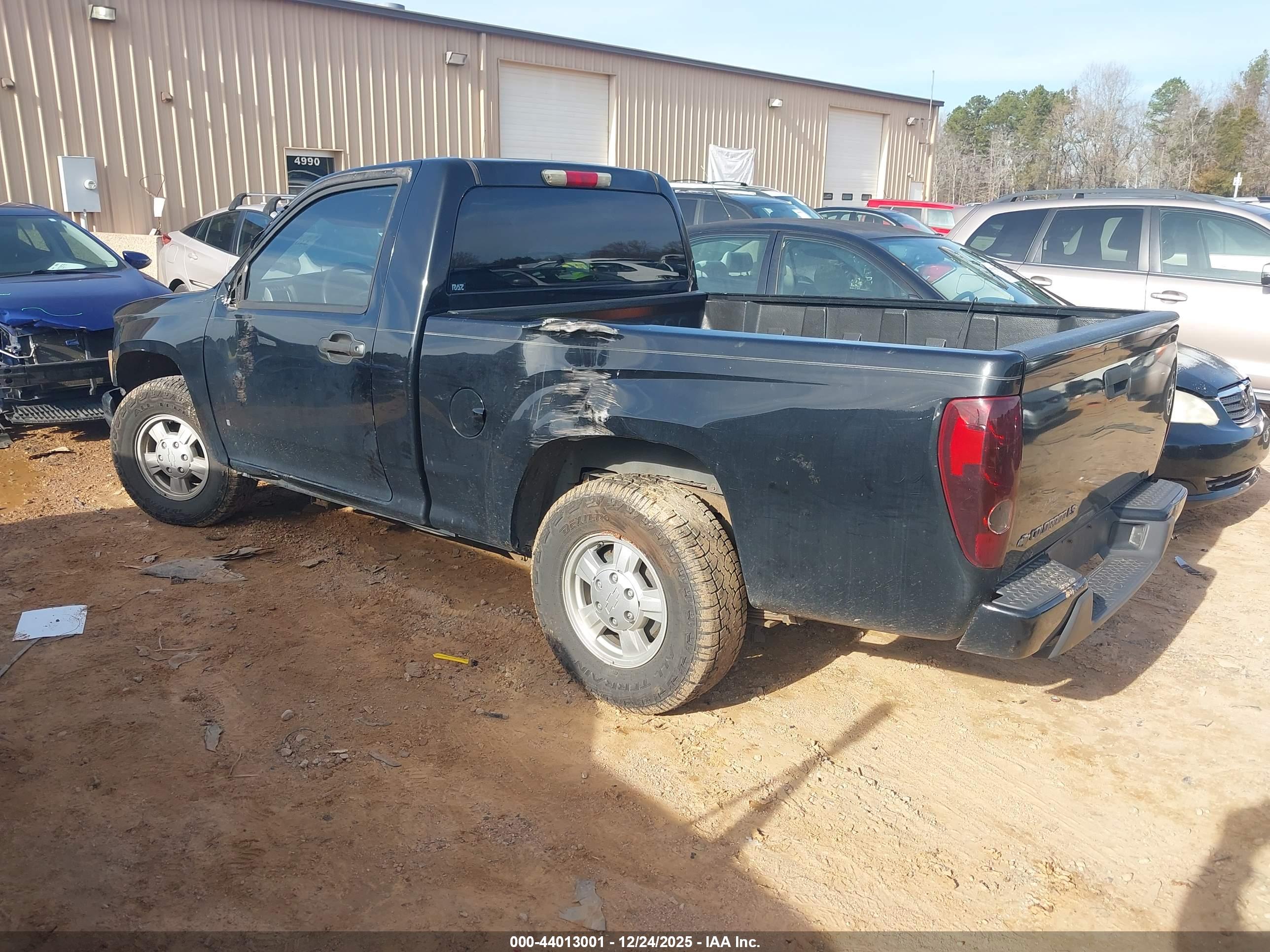 CHEVROLET COLORADO image 3