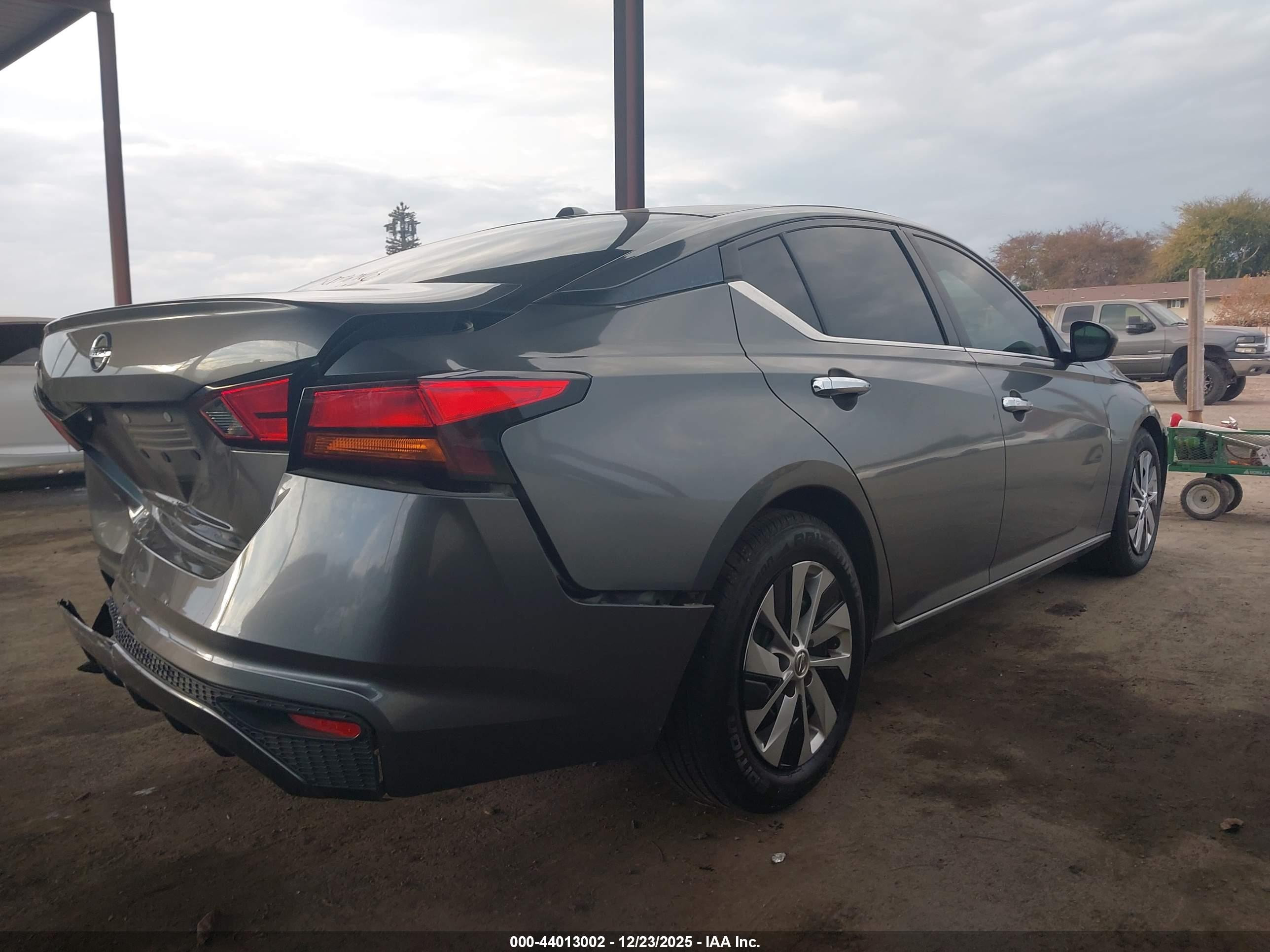 NISSAN ALTIMA image 4