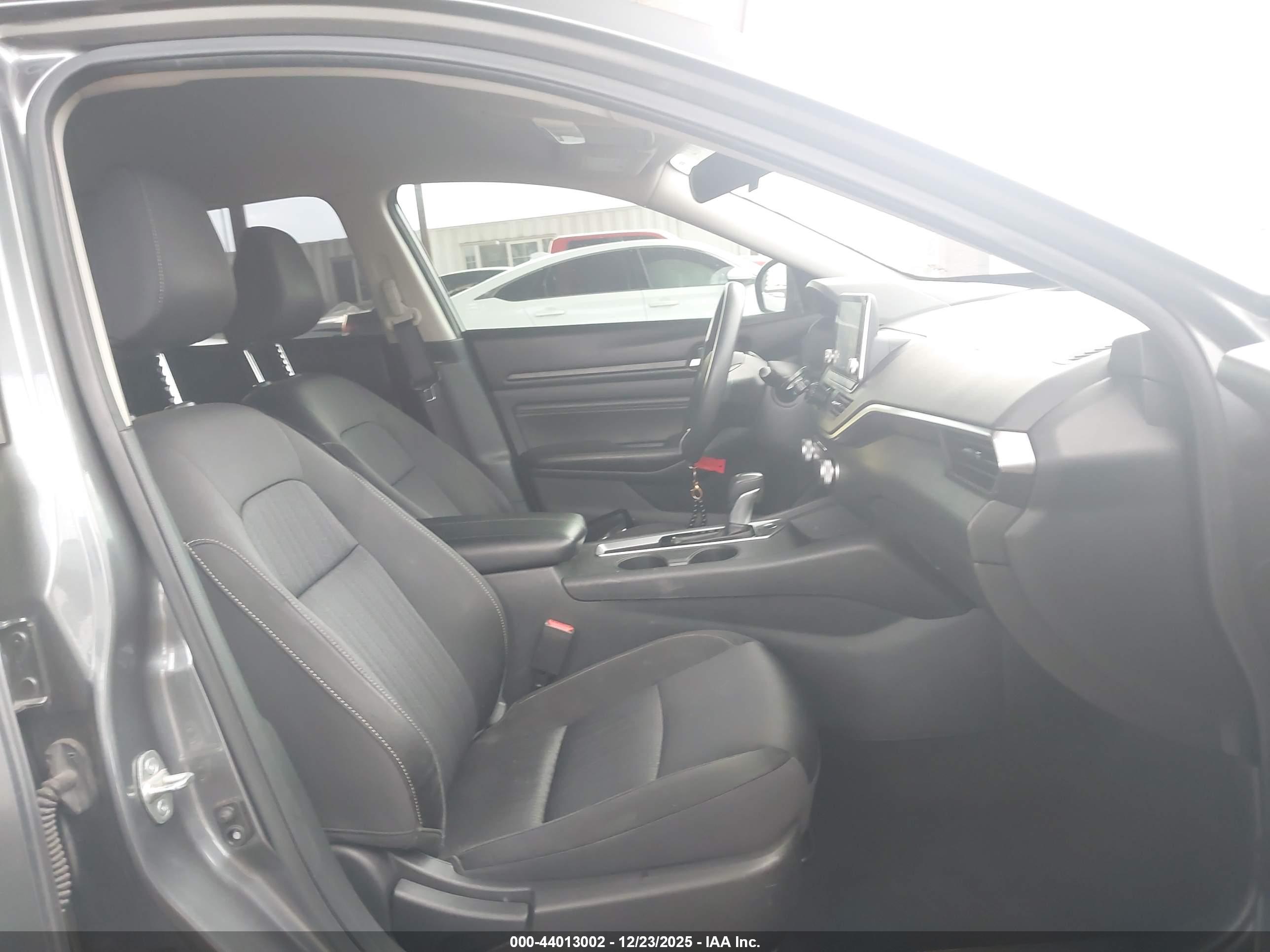 NISSAN ALTIMA image 5