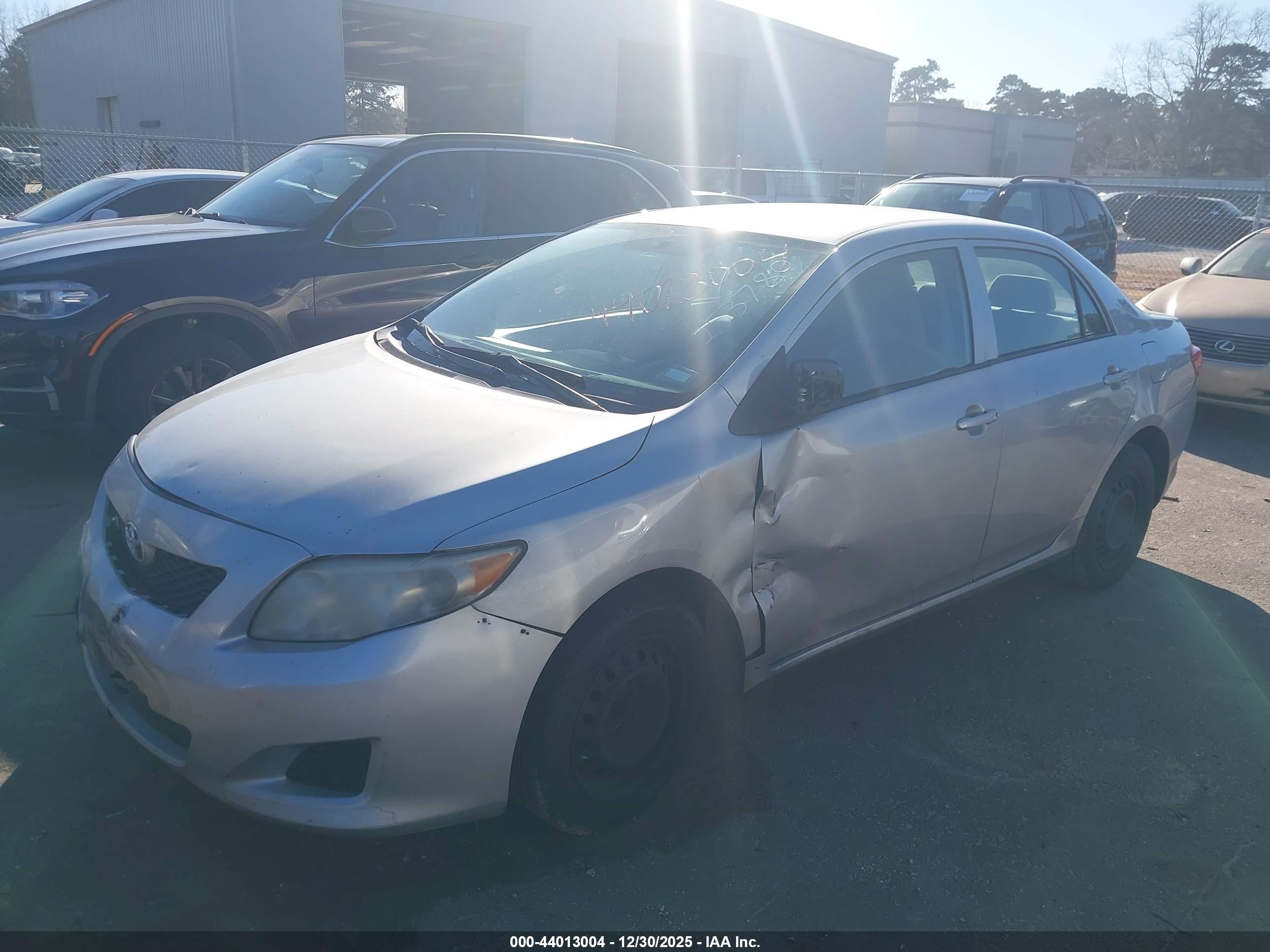 TOYOTA COROLLA image 2