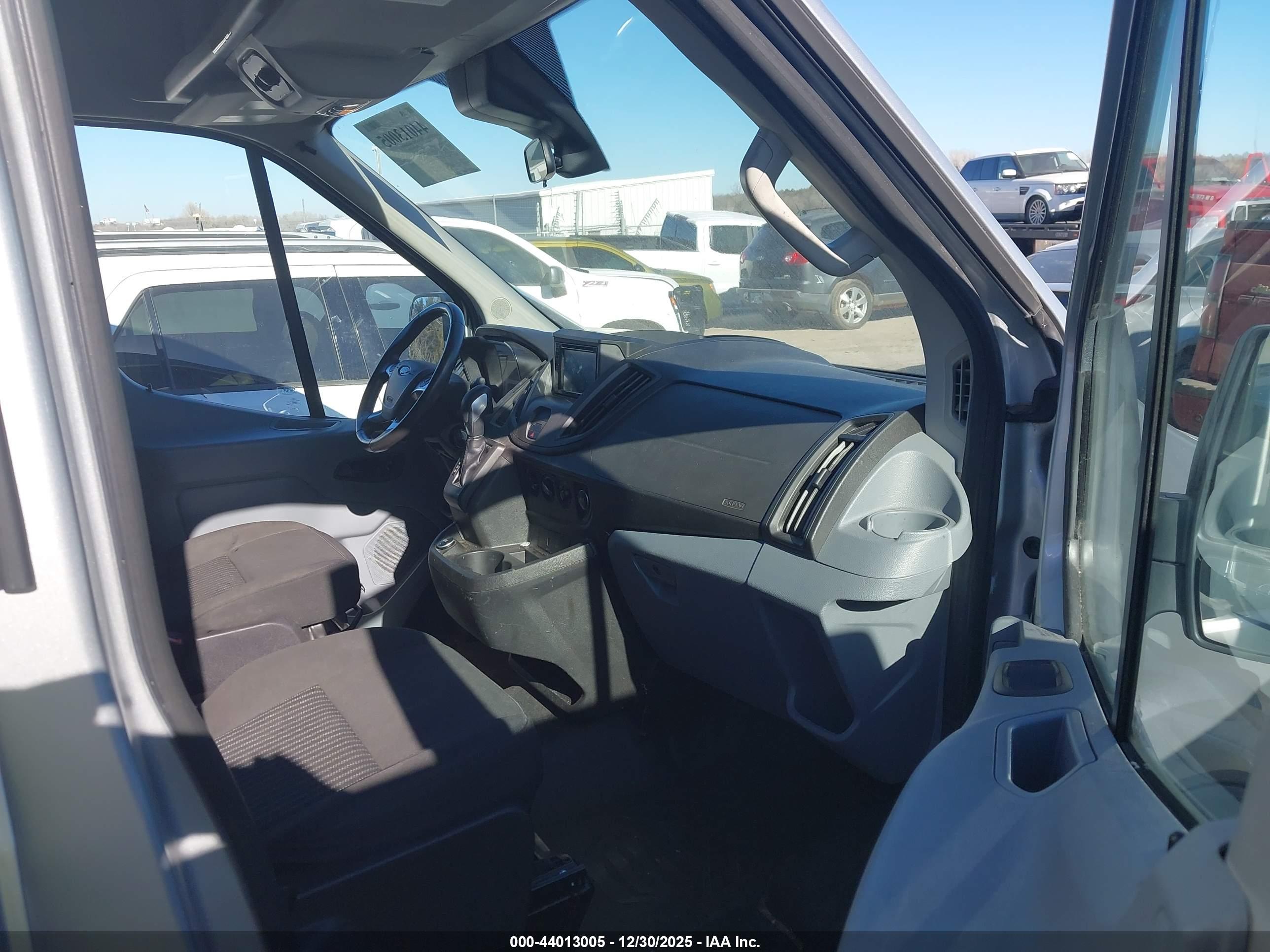 FORD TRANSIT-350 image 5