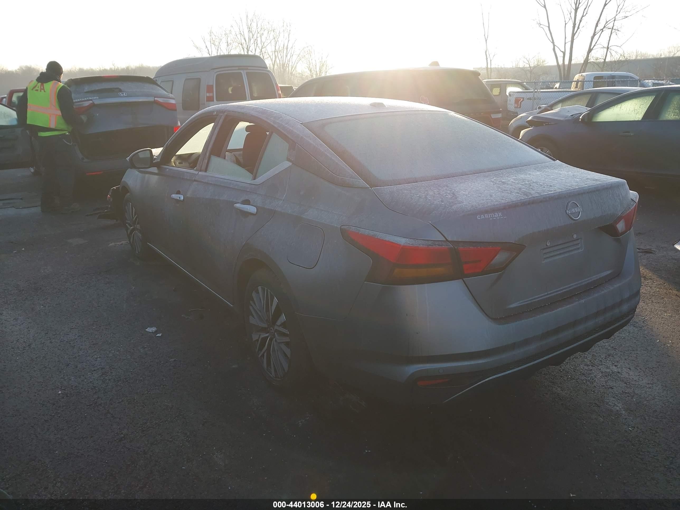 NISSAN ALTIMA image 3