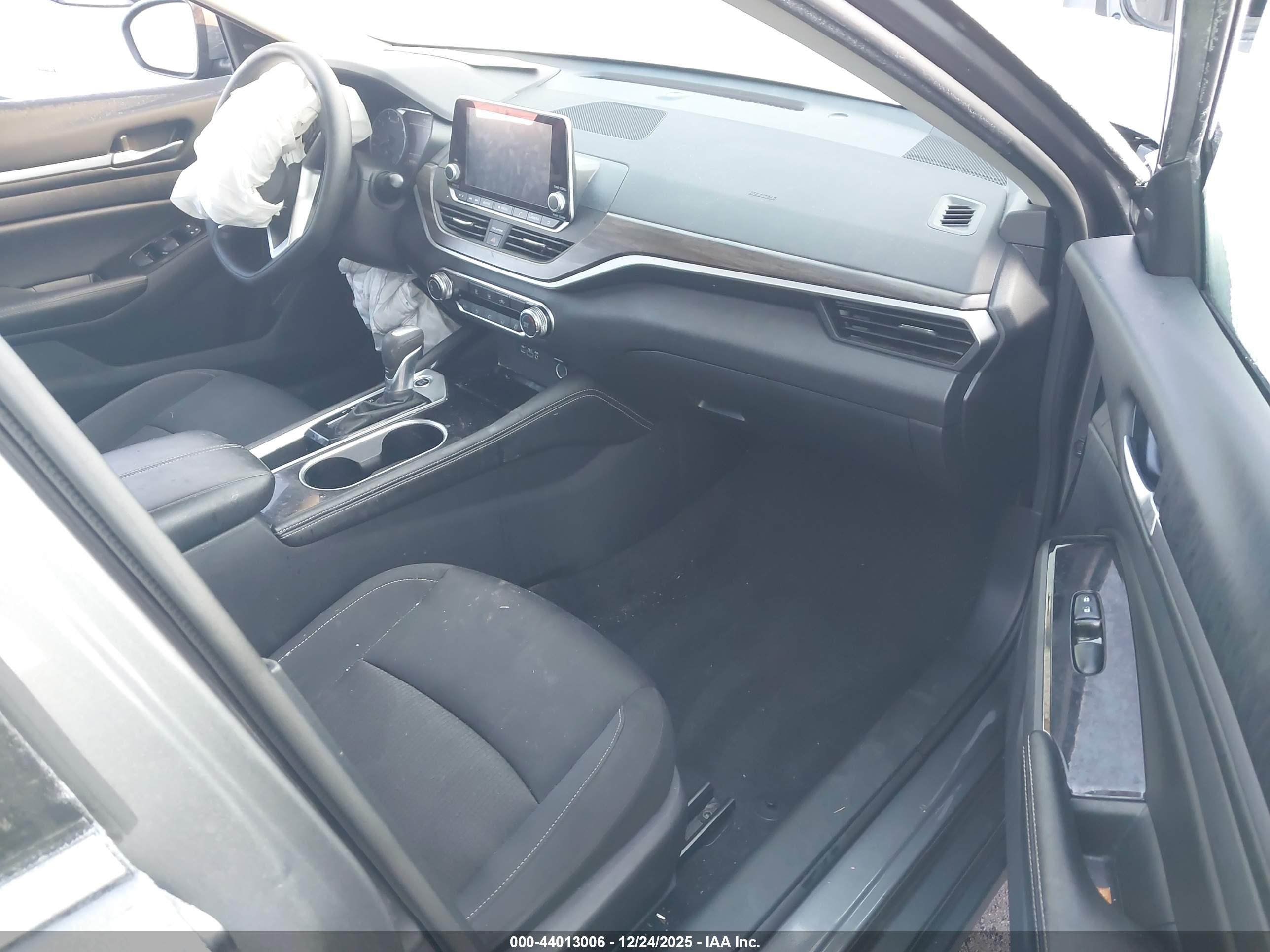 NISSAN ALTIMA image 5