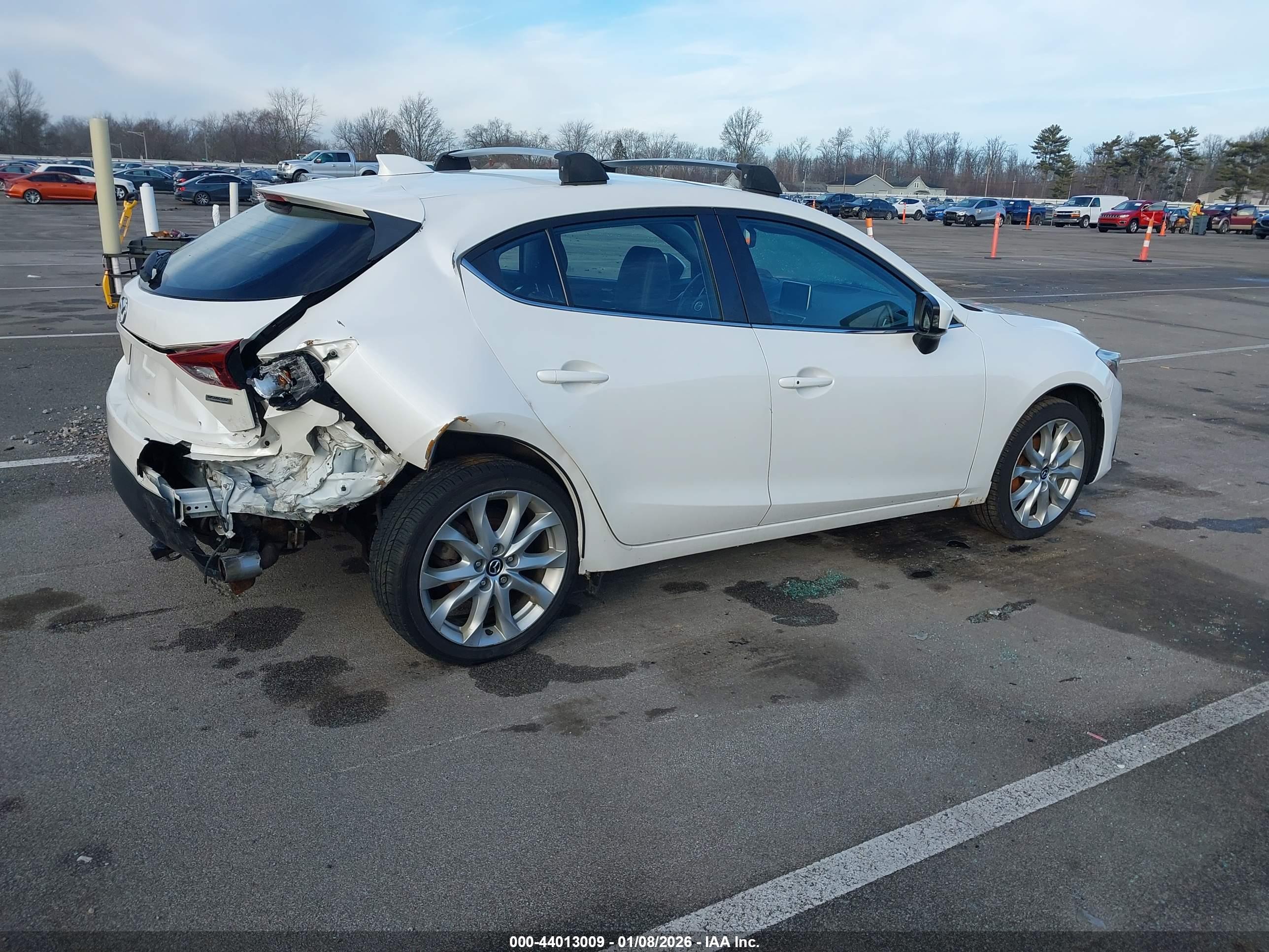 MAZDA MAZDA3 image 4