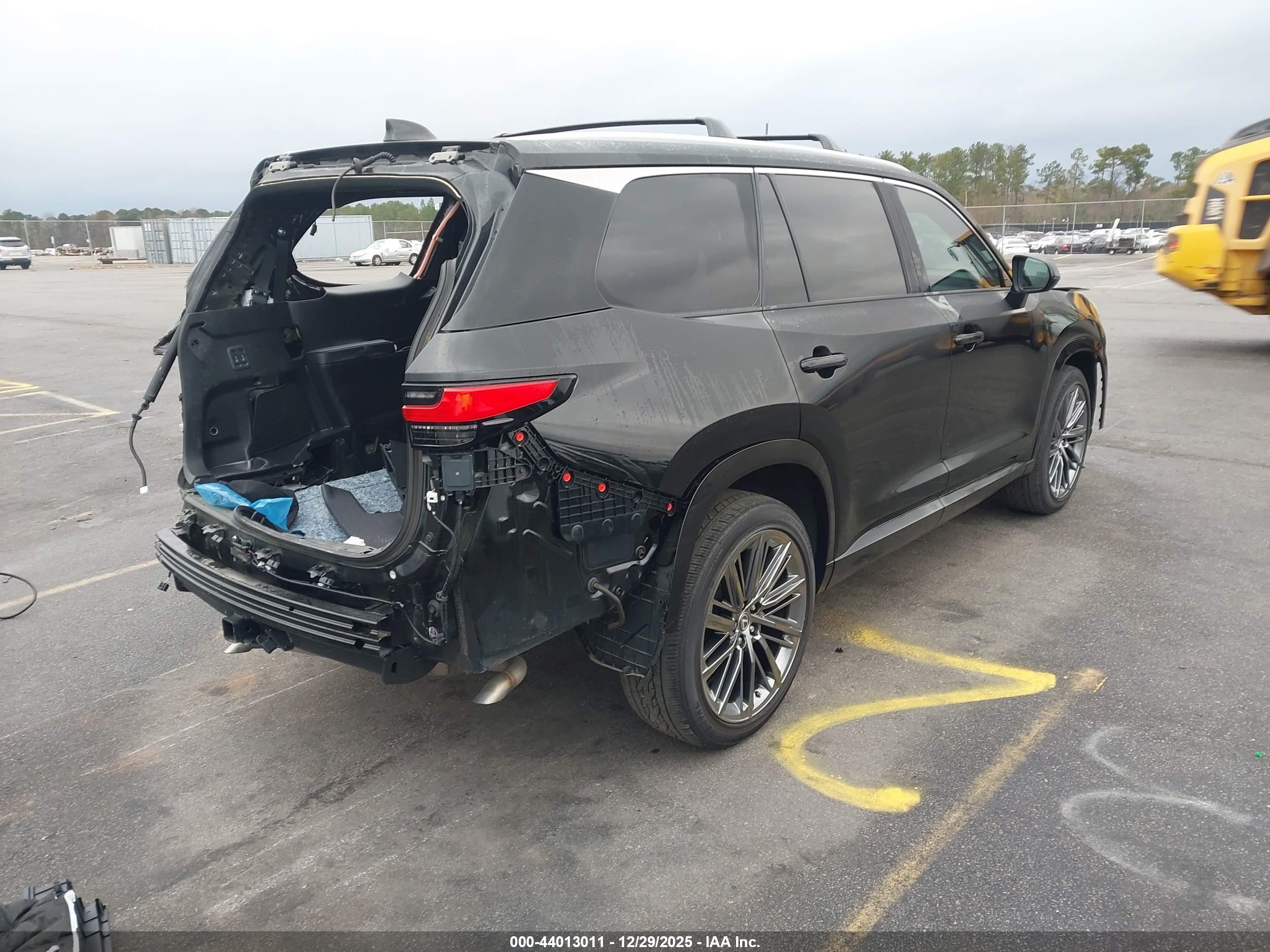 LEXUS TX image 4