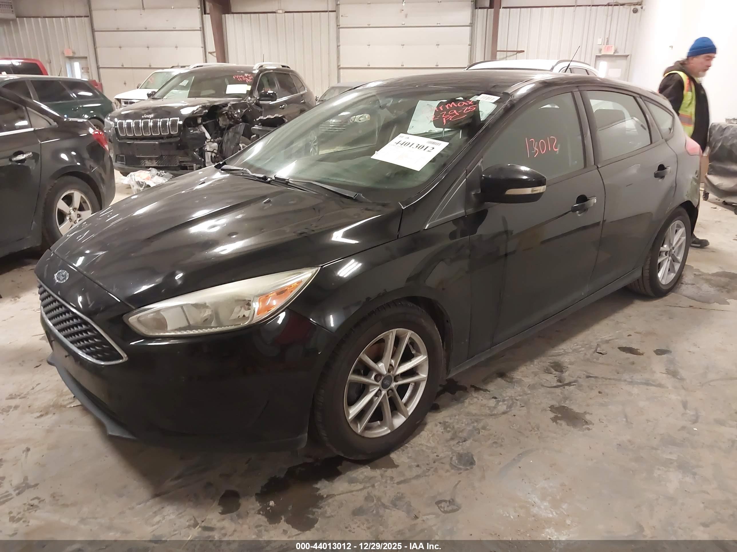 FORD FOCUS image 2
