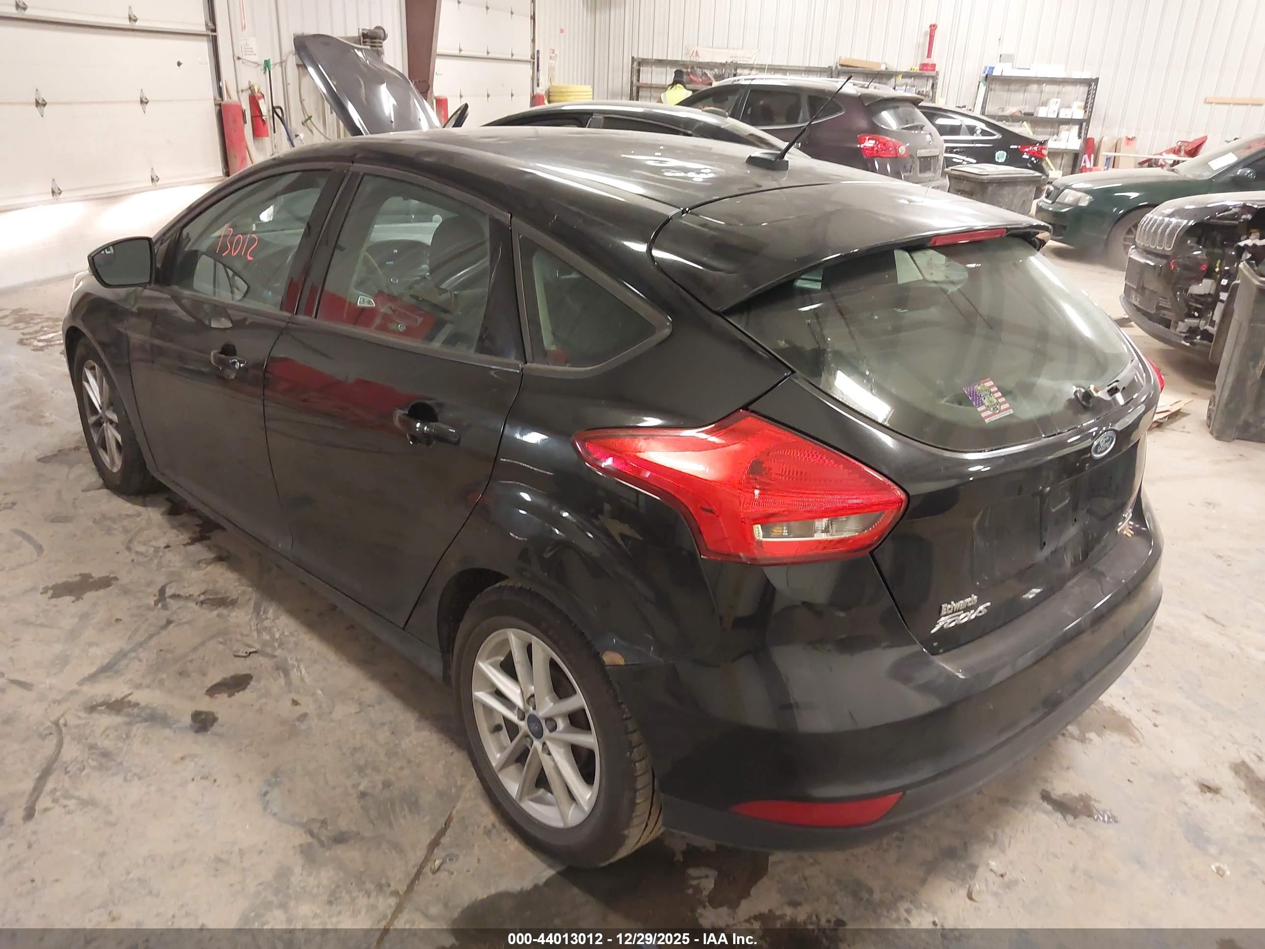 FORD FOCUS image 3