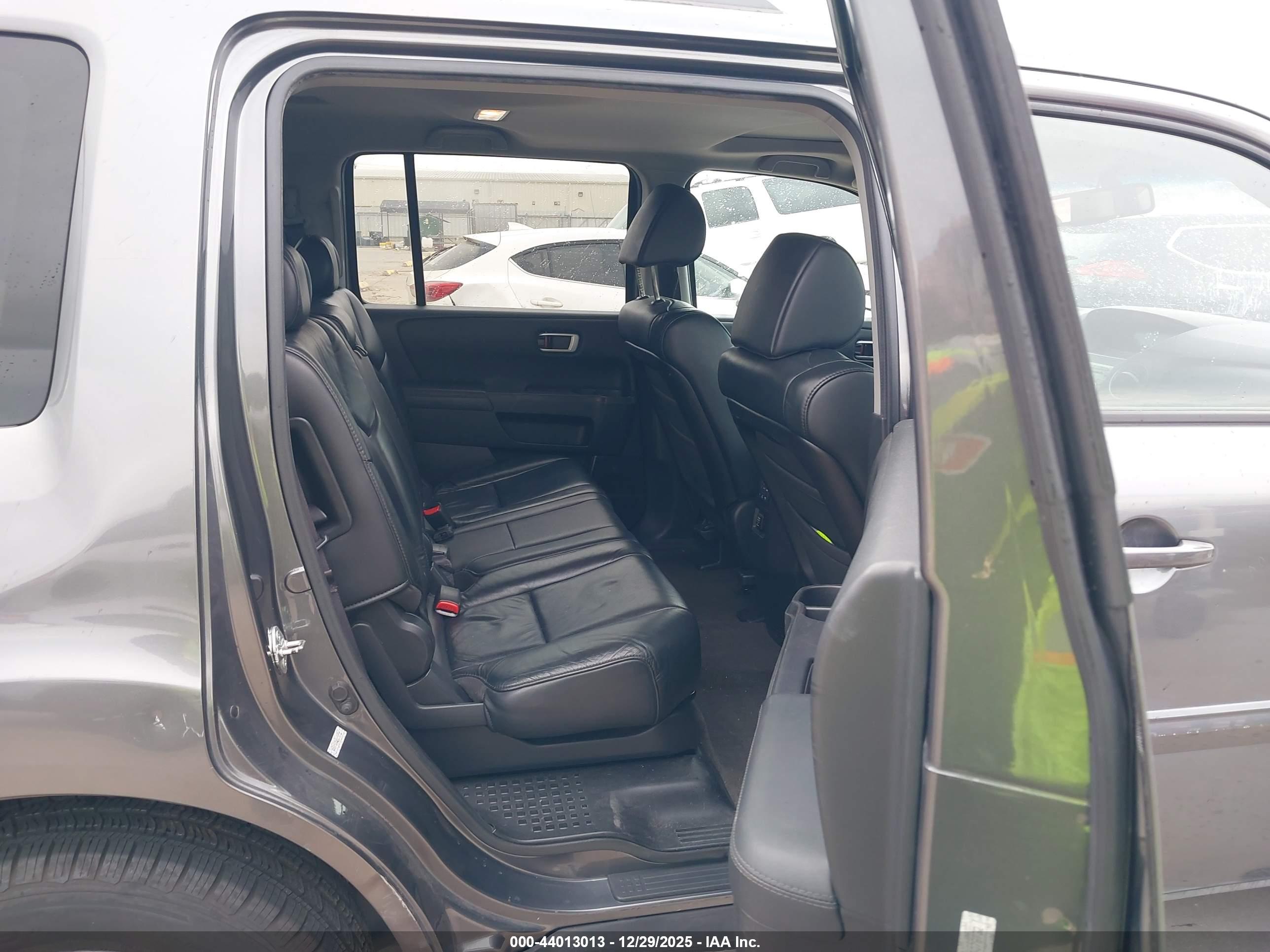 HONDA PILOT image 8