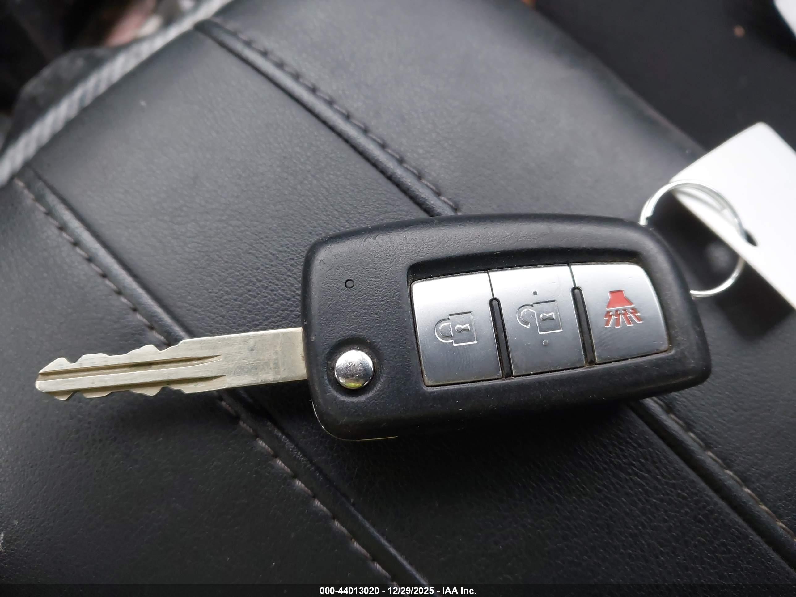 NISSAN ROGUE image 11