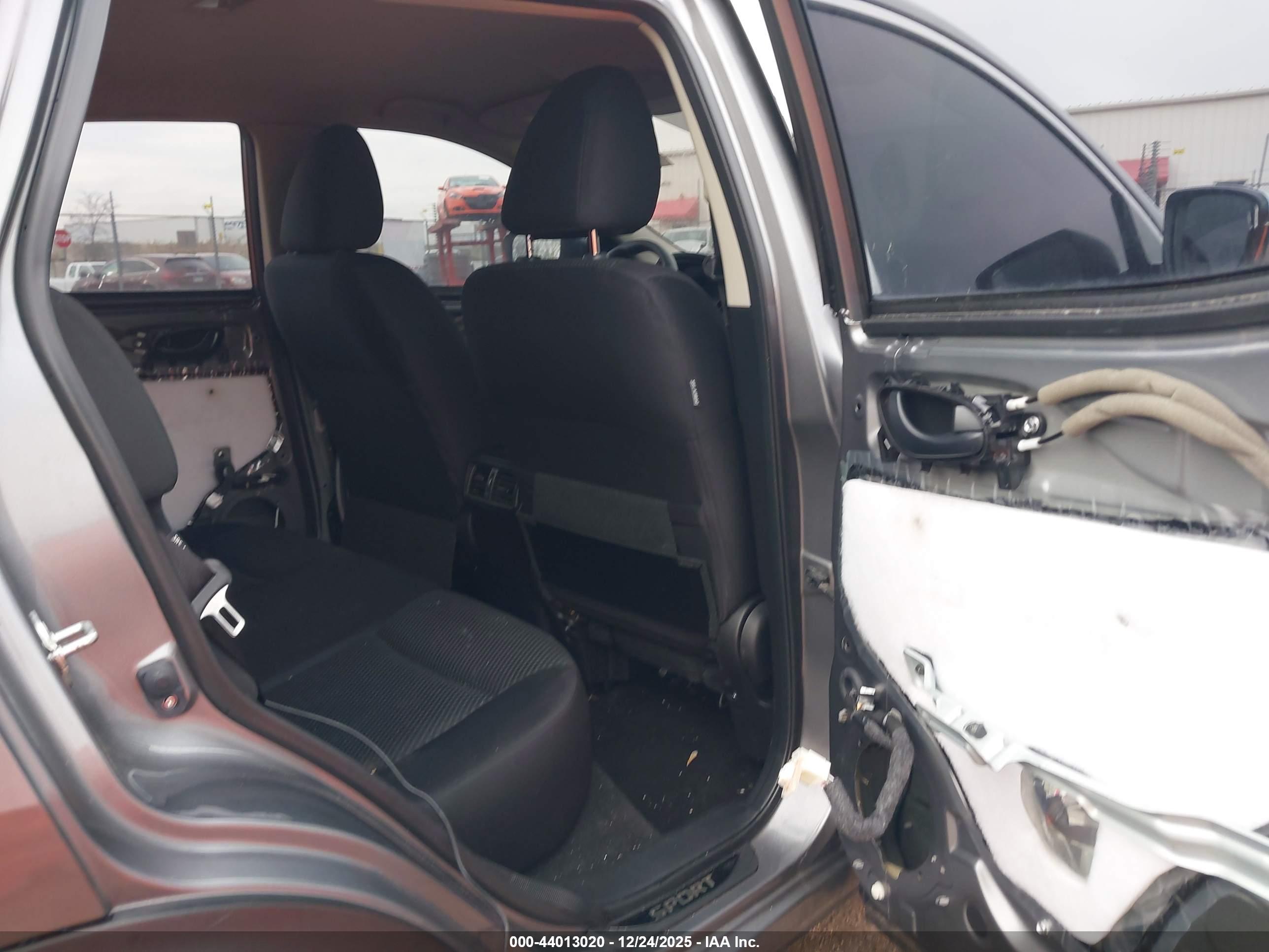 NISSAN ROGUE image 8