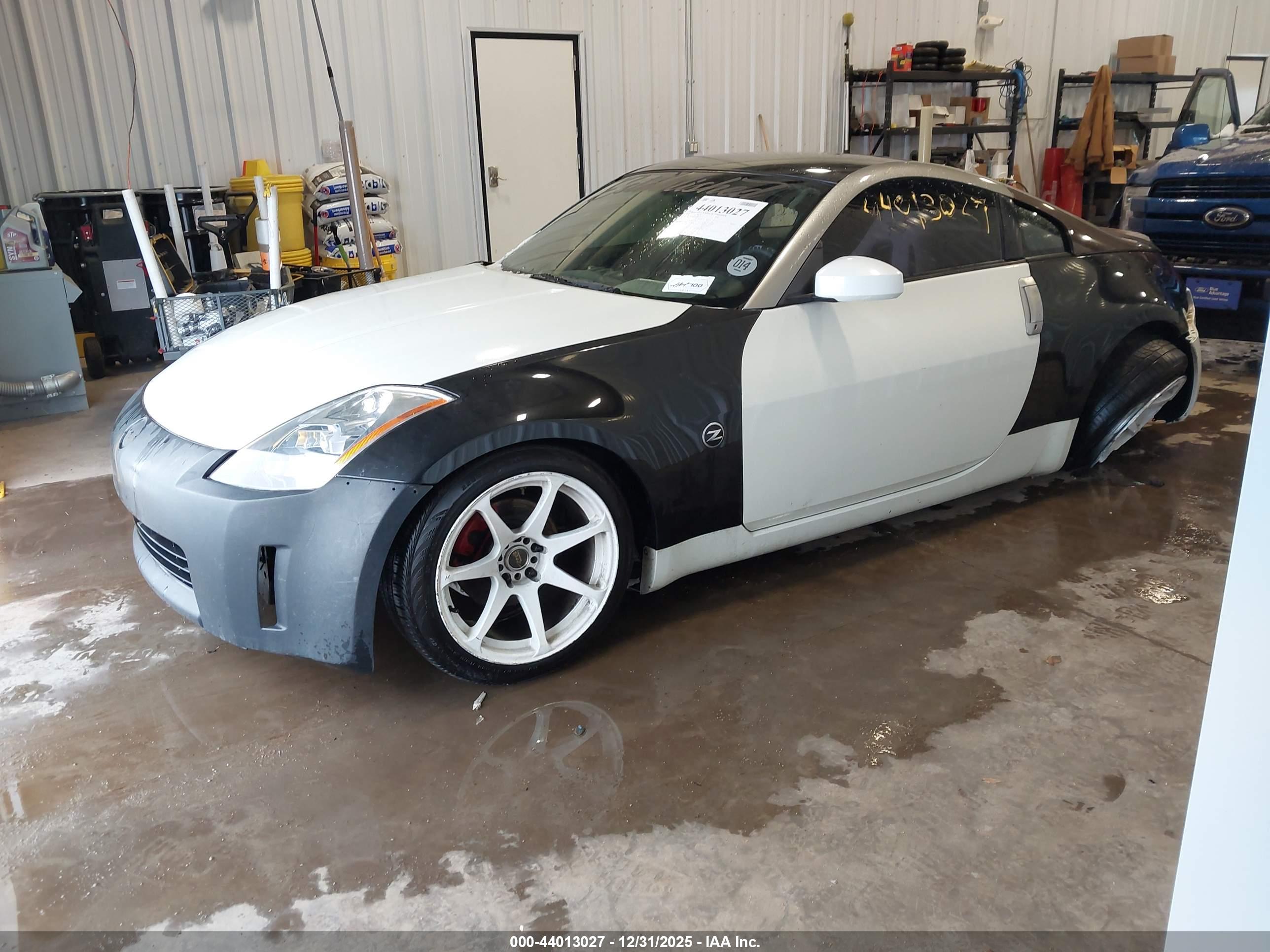 NISSAN 350Z image 2