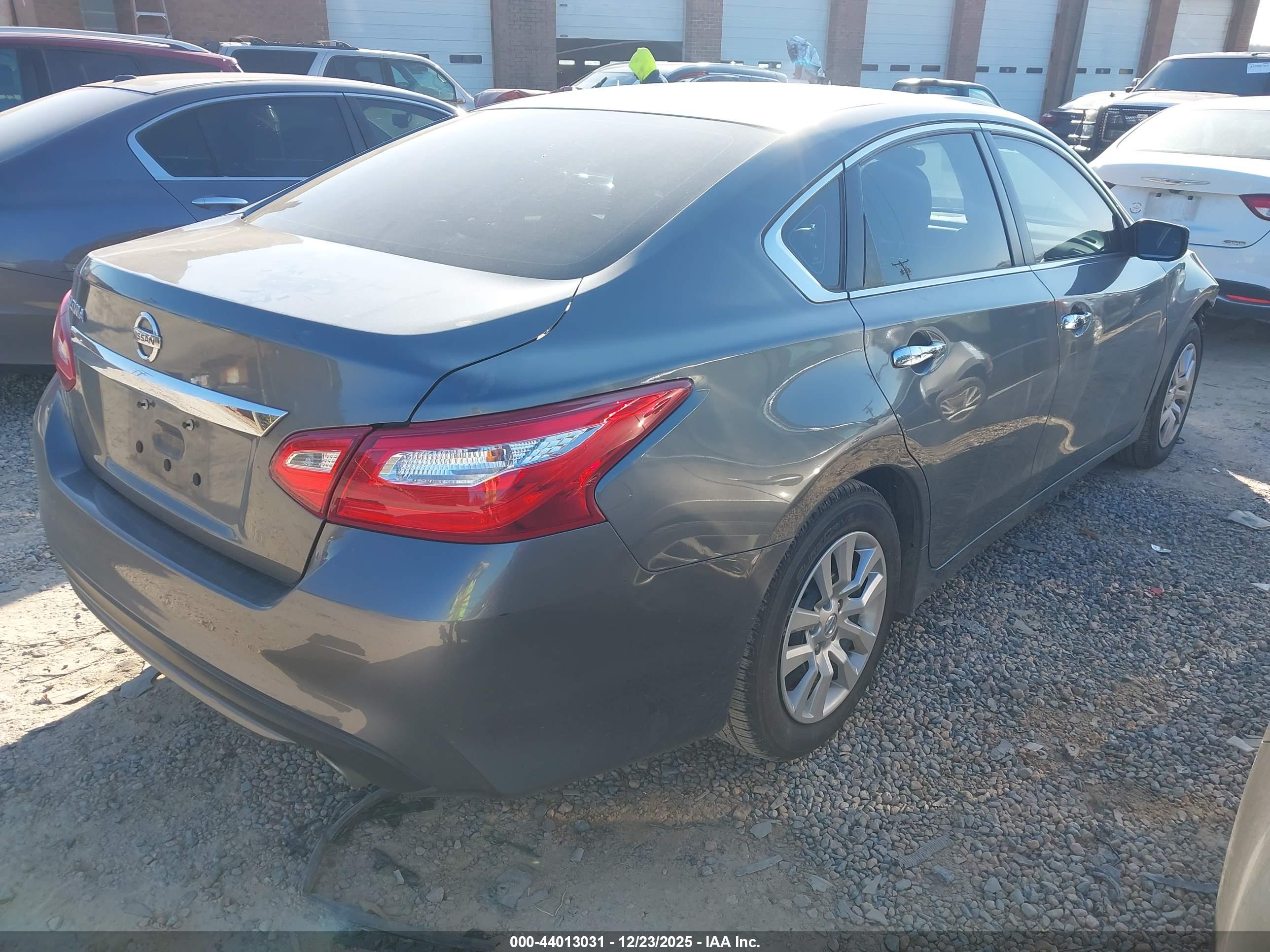 NISSAN ALTIMA image 4