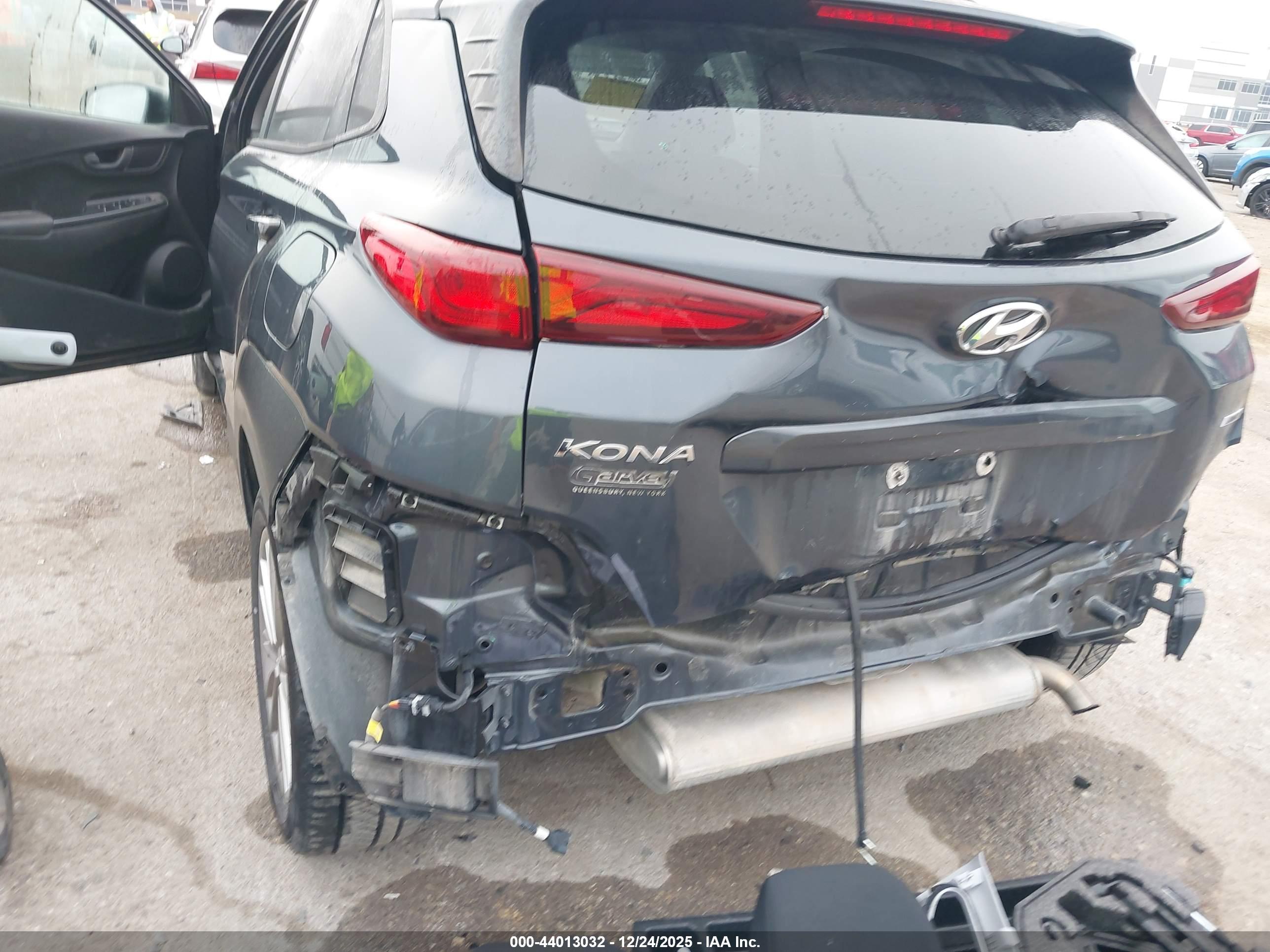 HYUNDAI KONA image 6