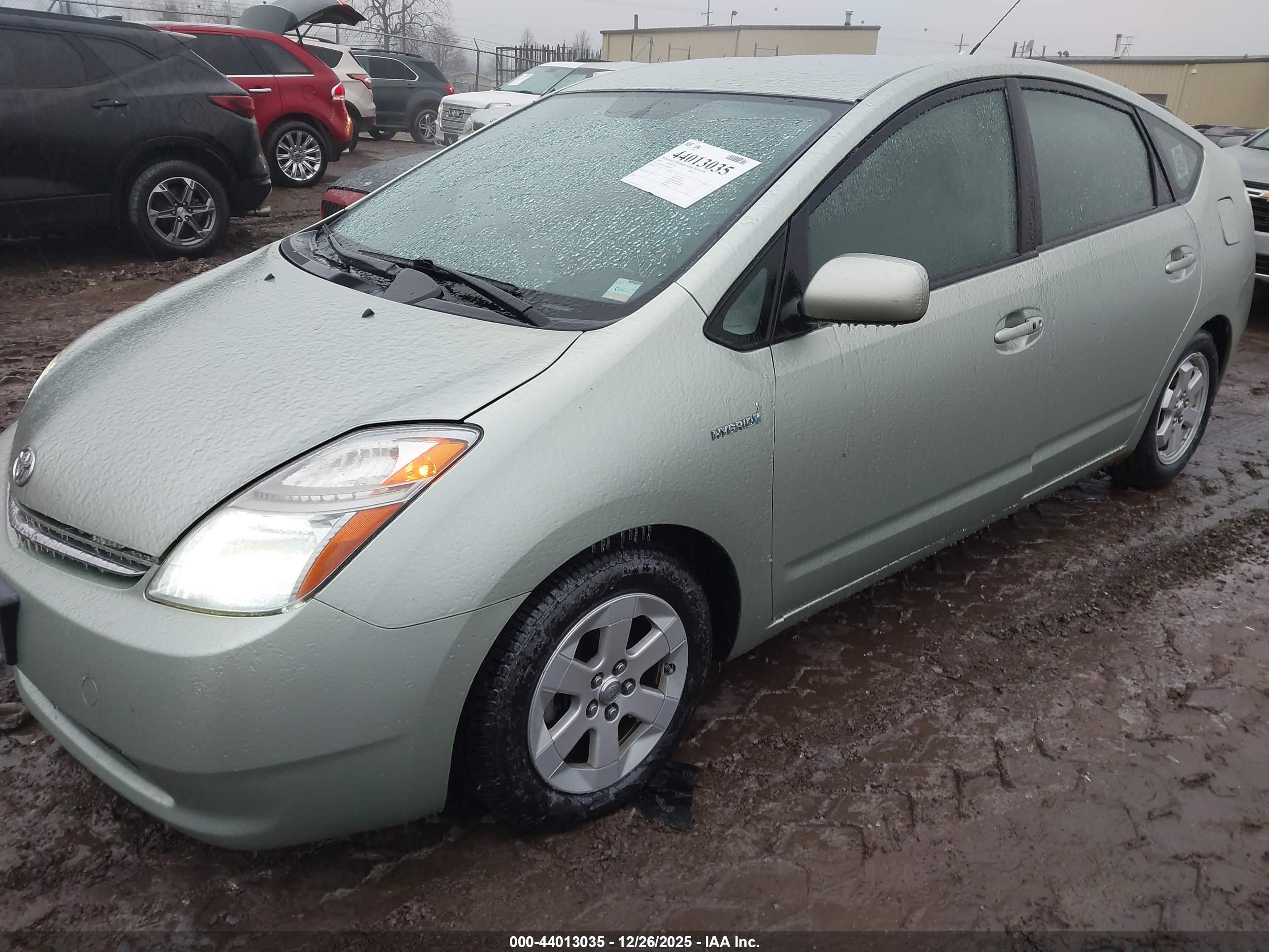 TOYOTA PRIUS image 2