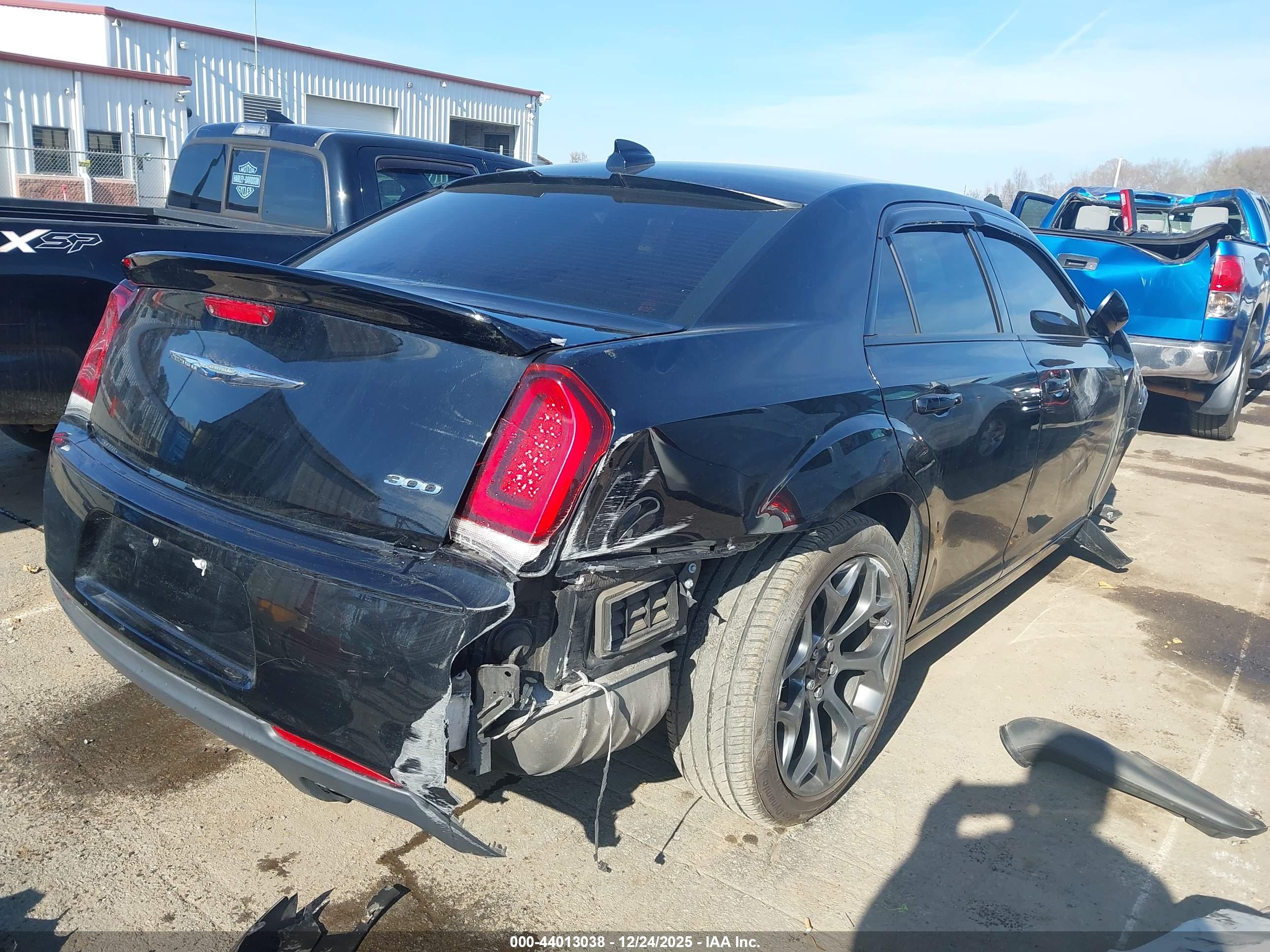 CHRYSLER 300 image 4