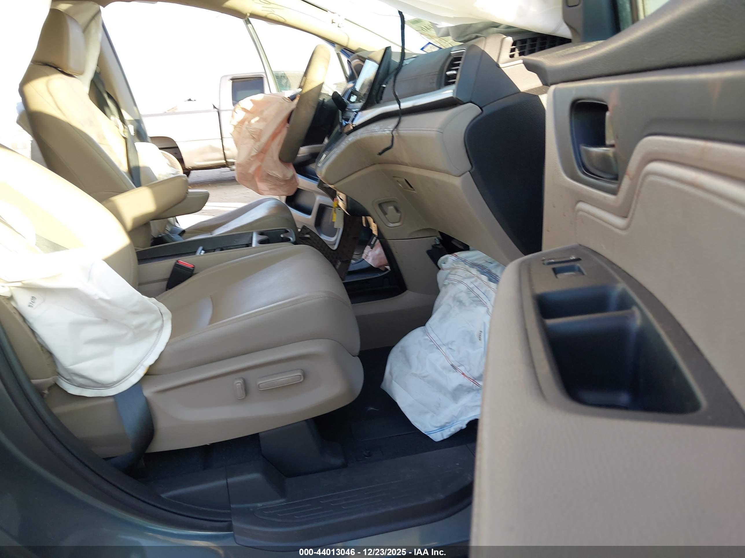 HONDA ODYSSEY image 5