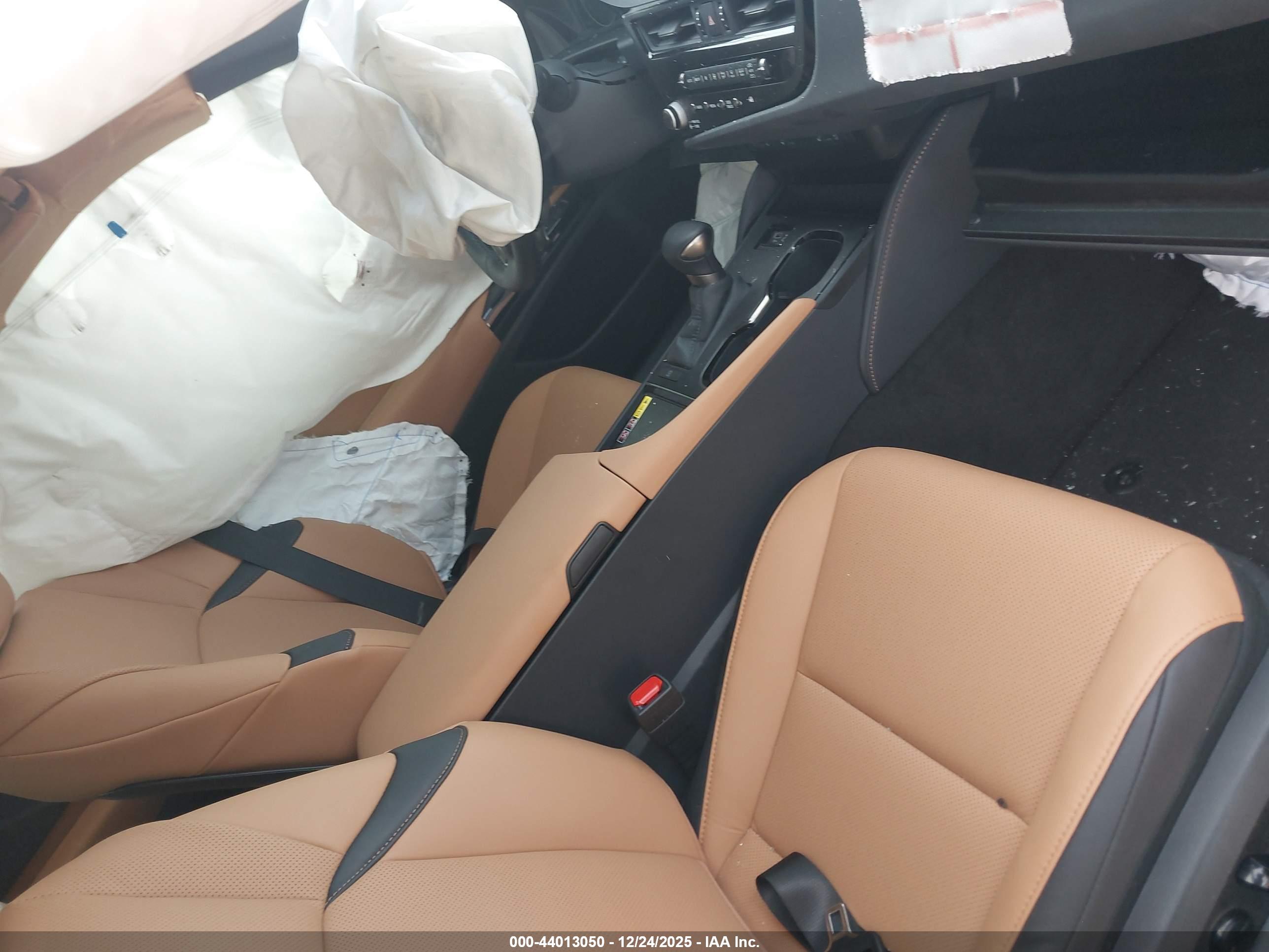 LEXUS ES image 5