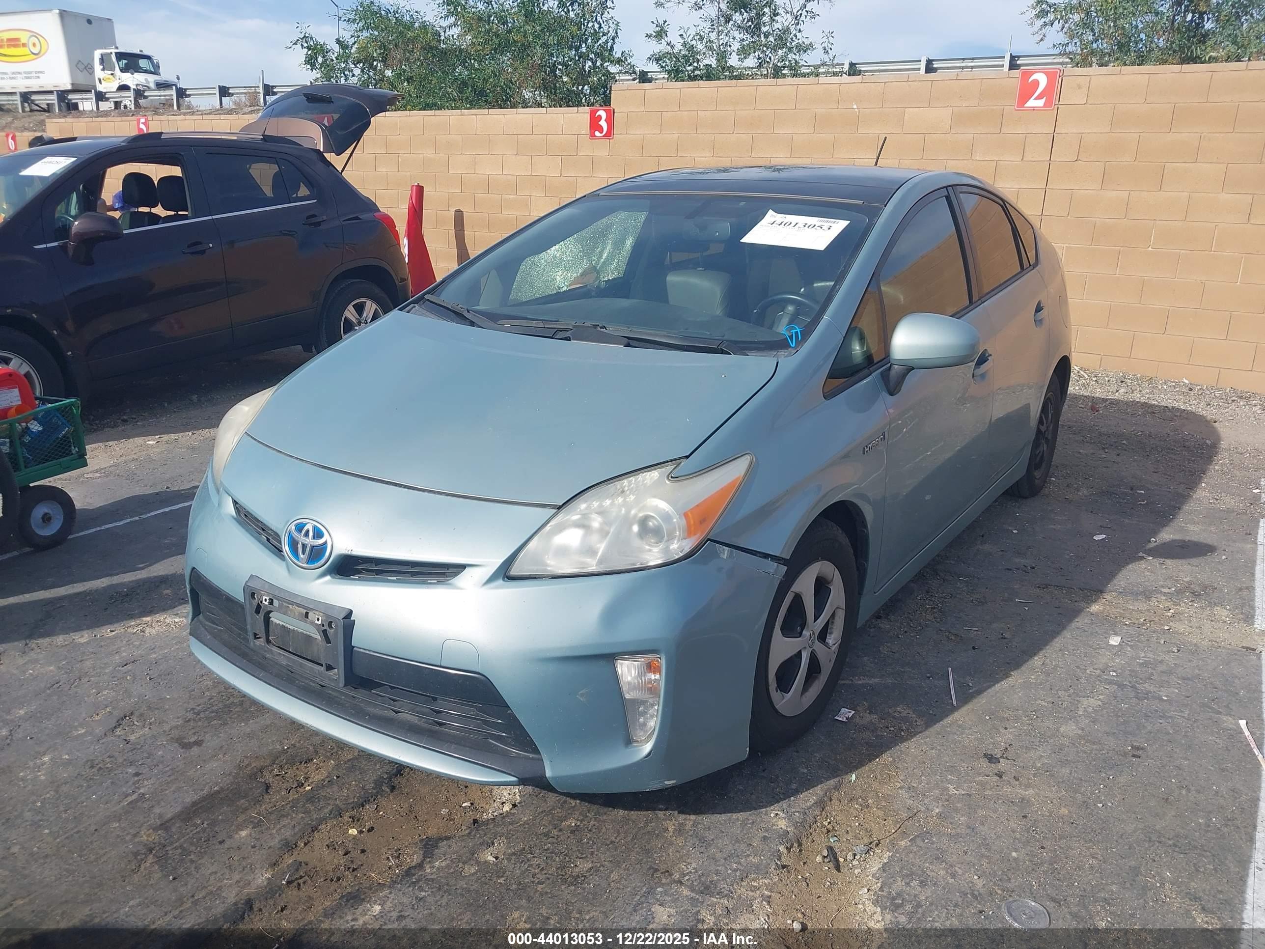 TOYOTA PRIUS image 2