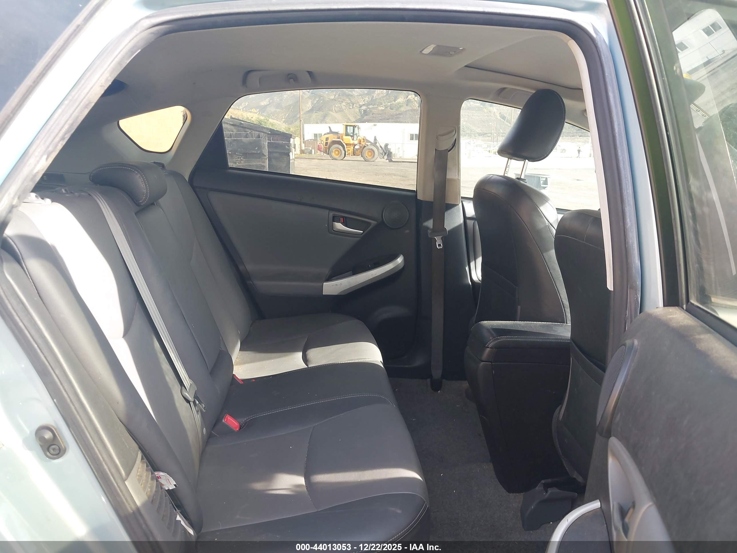 TOYOTA PRIUS image 8