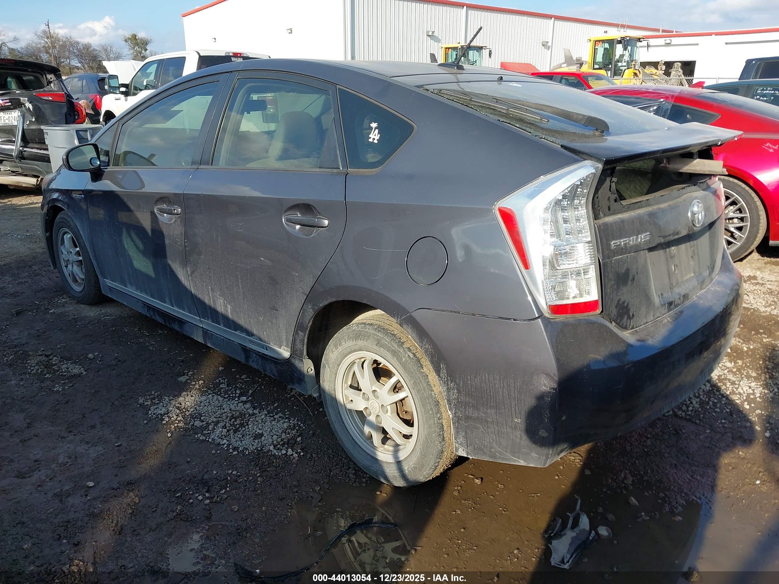 TOYOTA PRIUS image 3