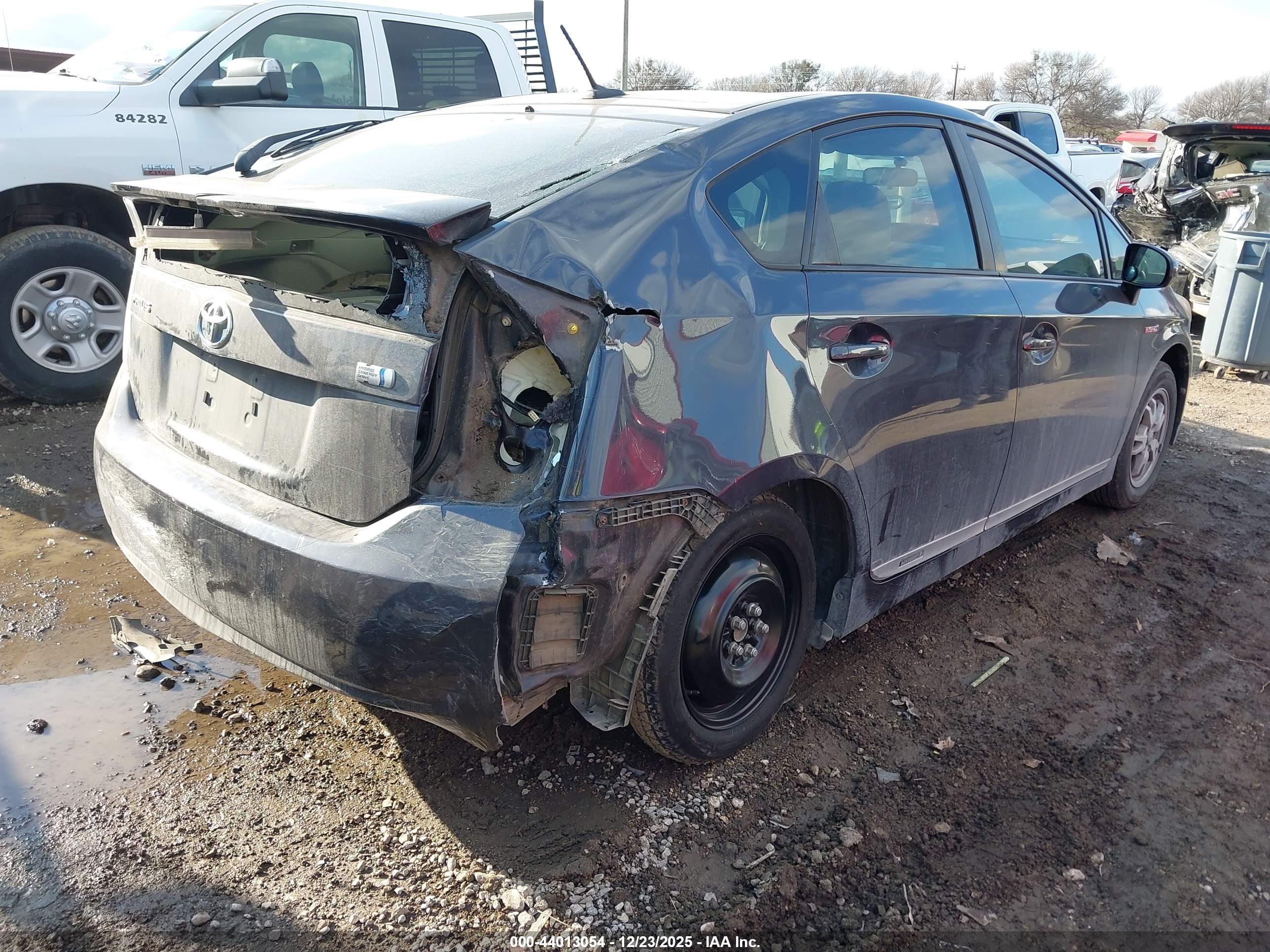TOYOTA PRIUS image 4