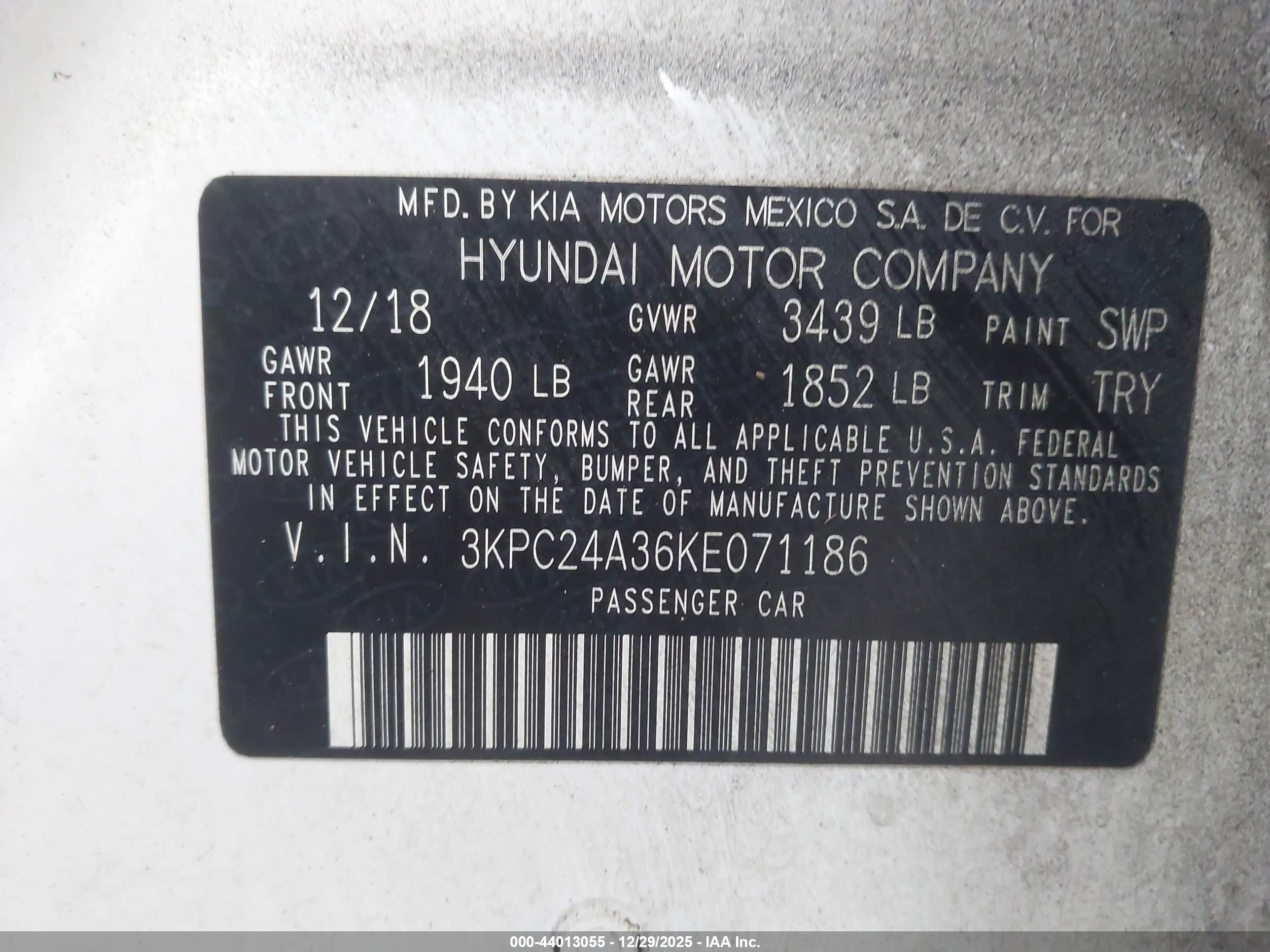 HYUNDAI ACCENT image 9