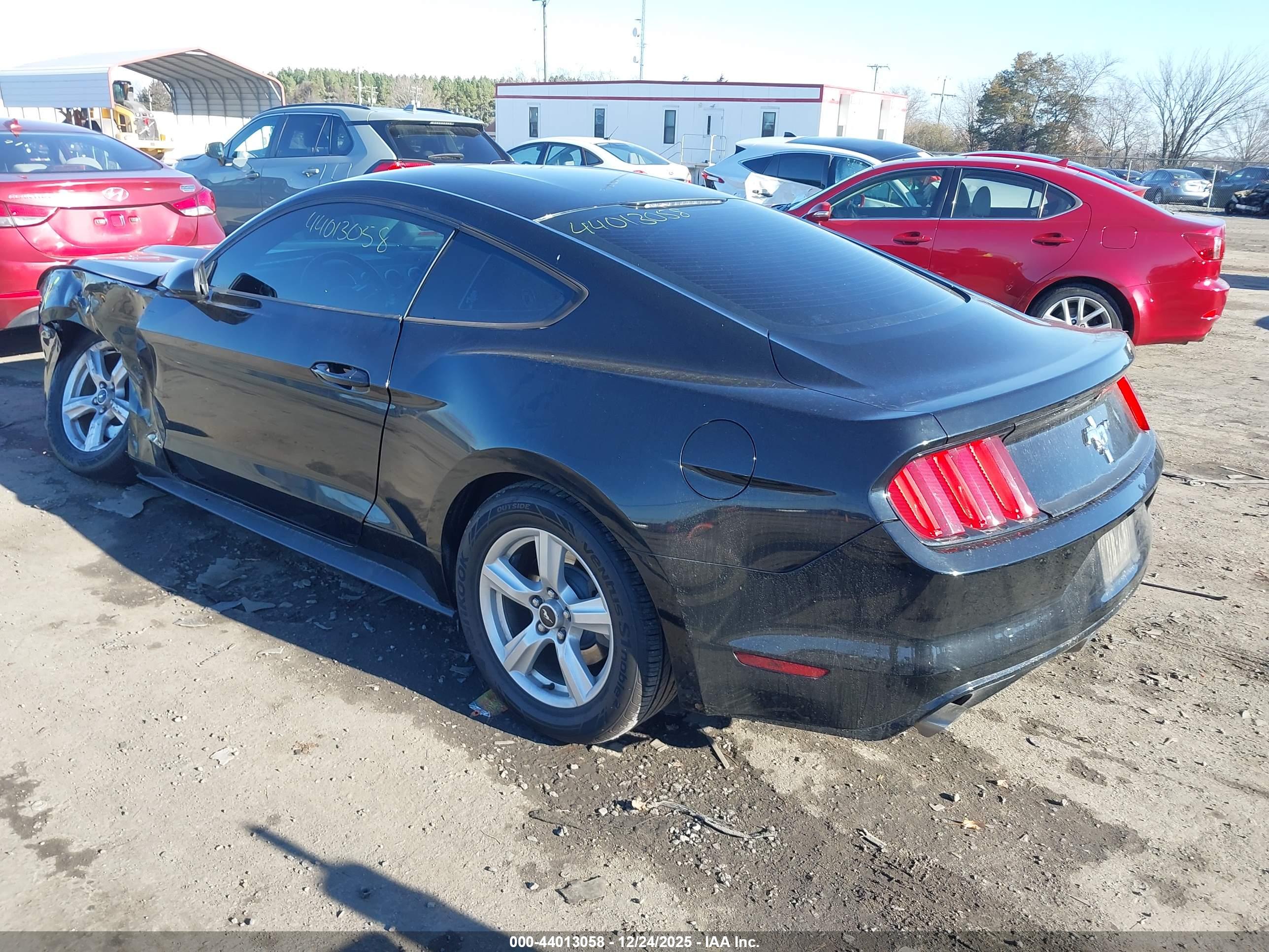 FORD MUSTANG image 3