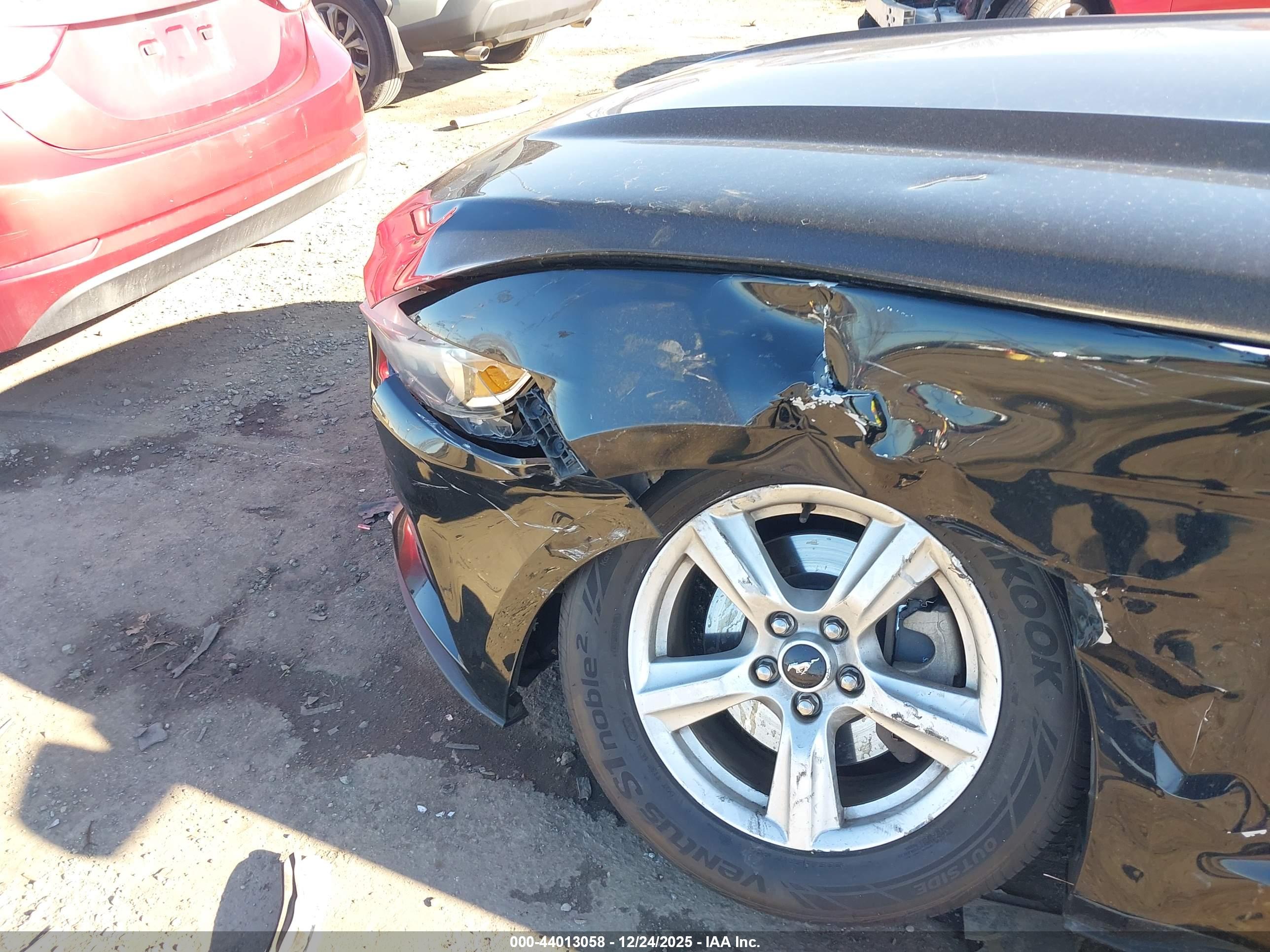 FORD MUSTANG image 6