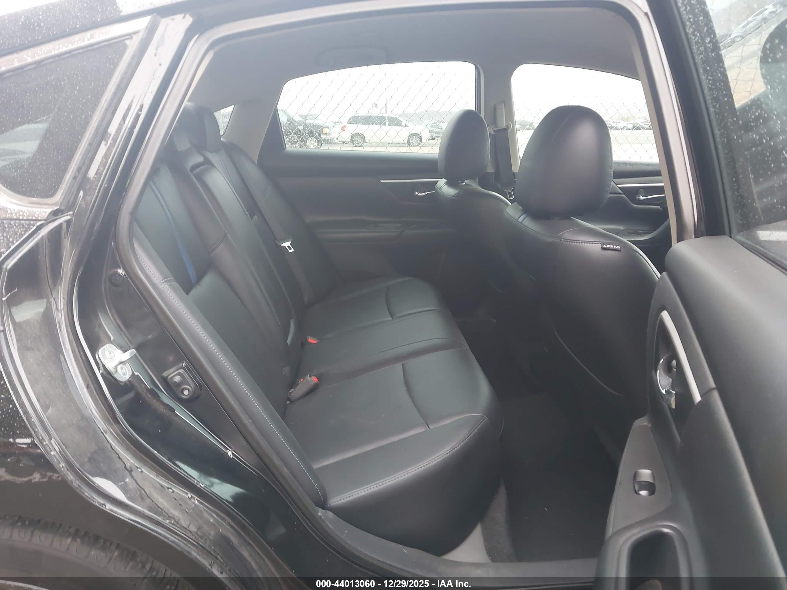 NISSAN ALTIMA image 8
