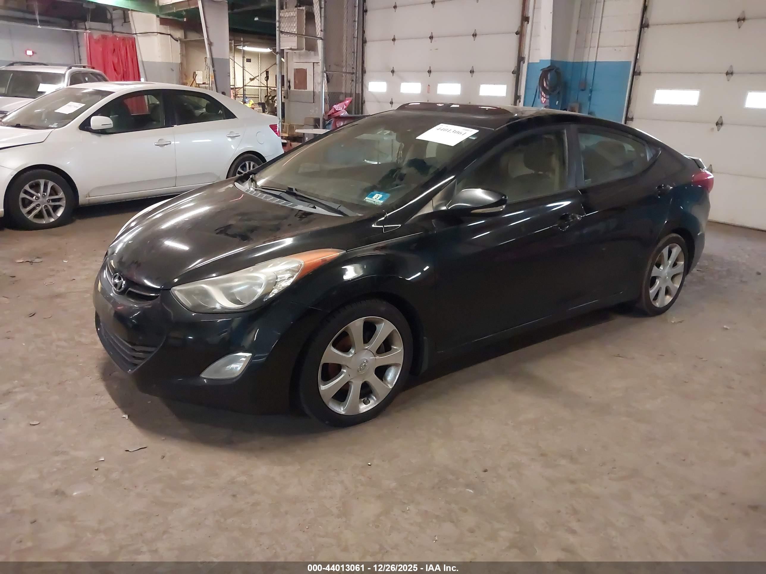 HYUNDAI ELANTRA image 2