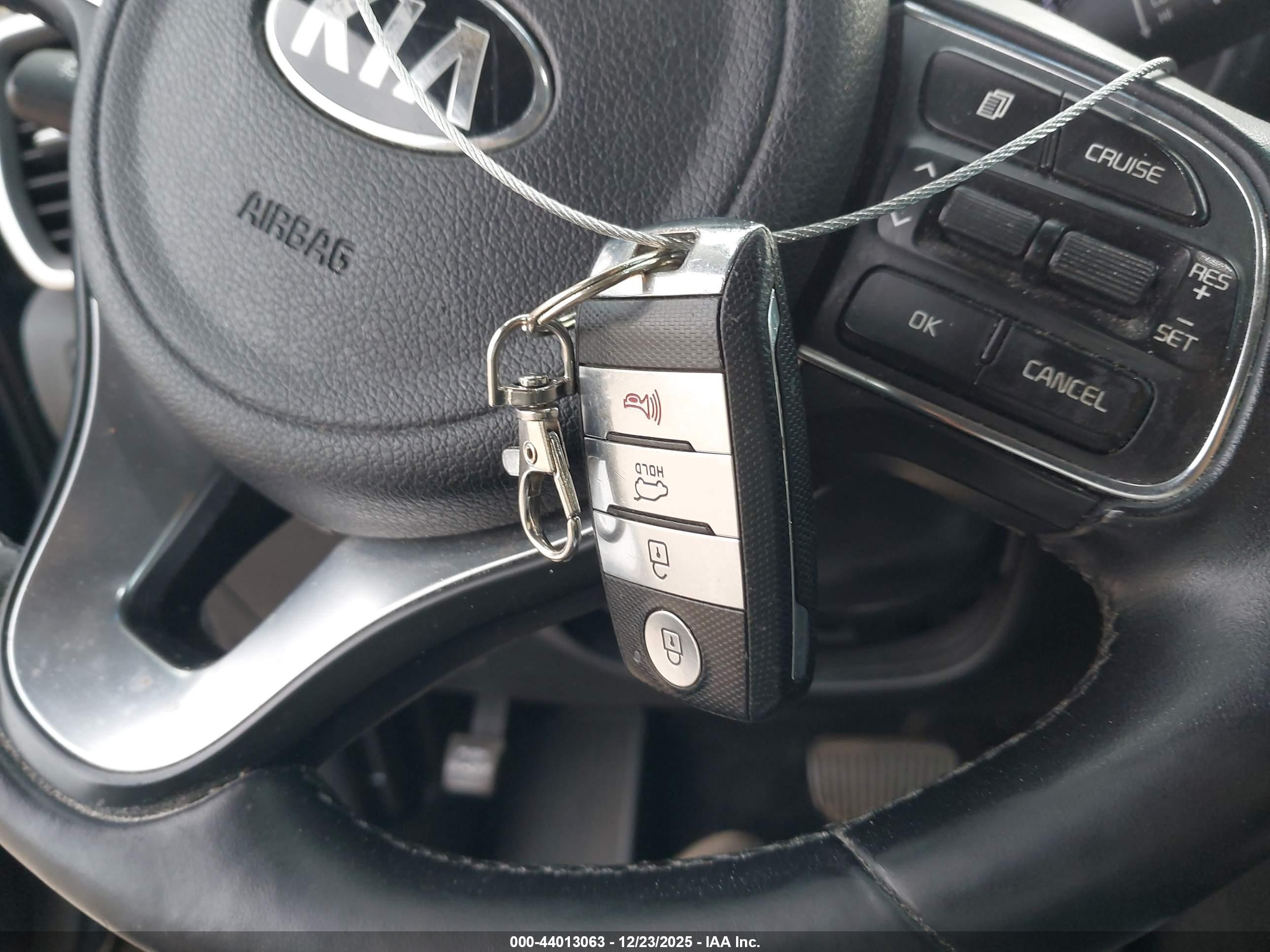 KIA SPORTAGE image 11