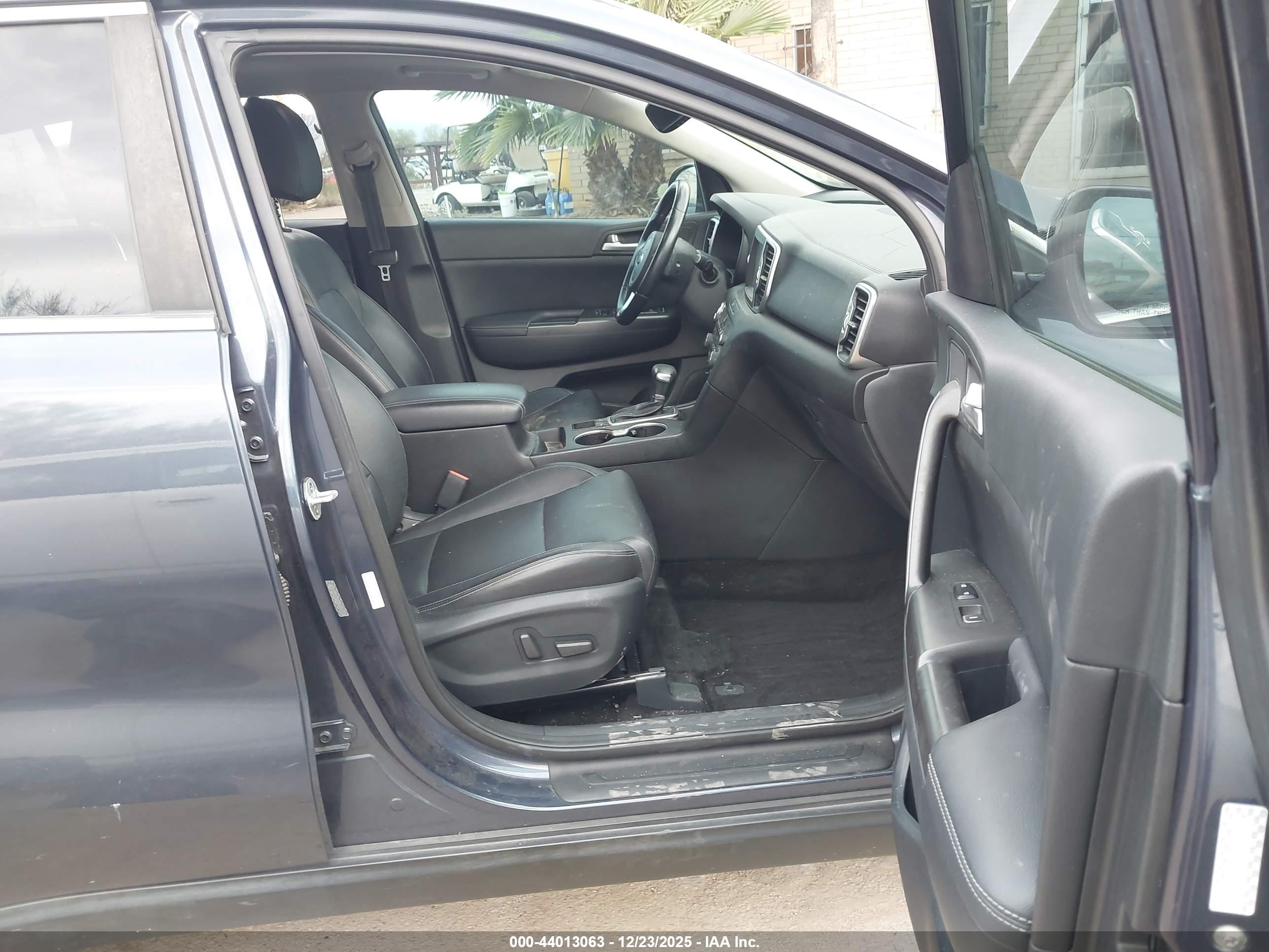 KIA SPORTAGE image 5