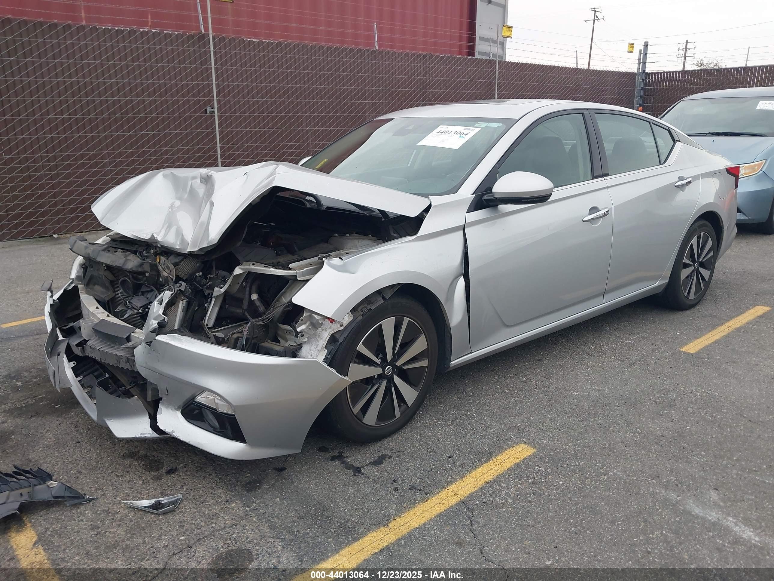NISSAN ALTIMA image 2