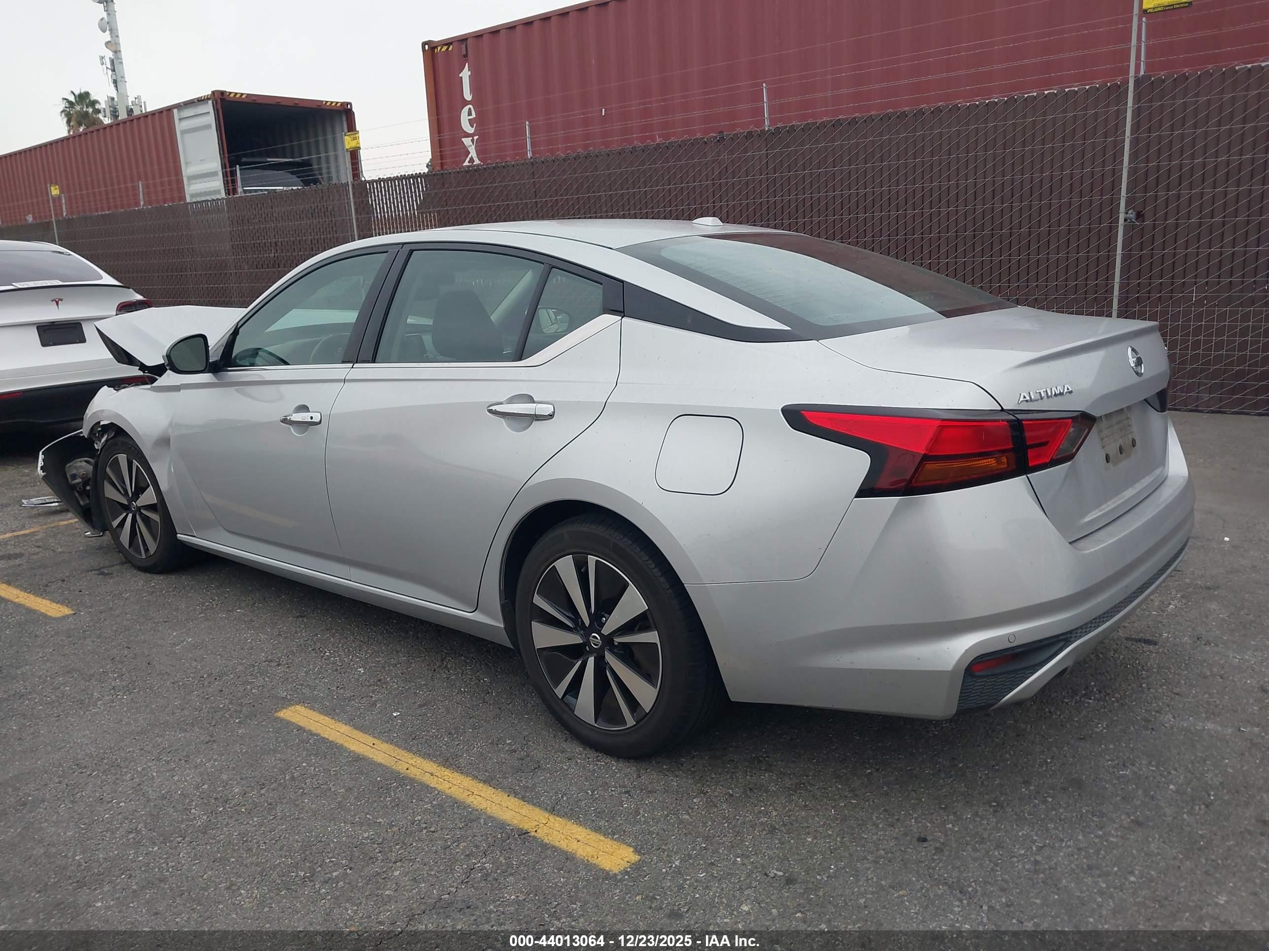 NISSAN ALTIMA image 3