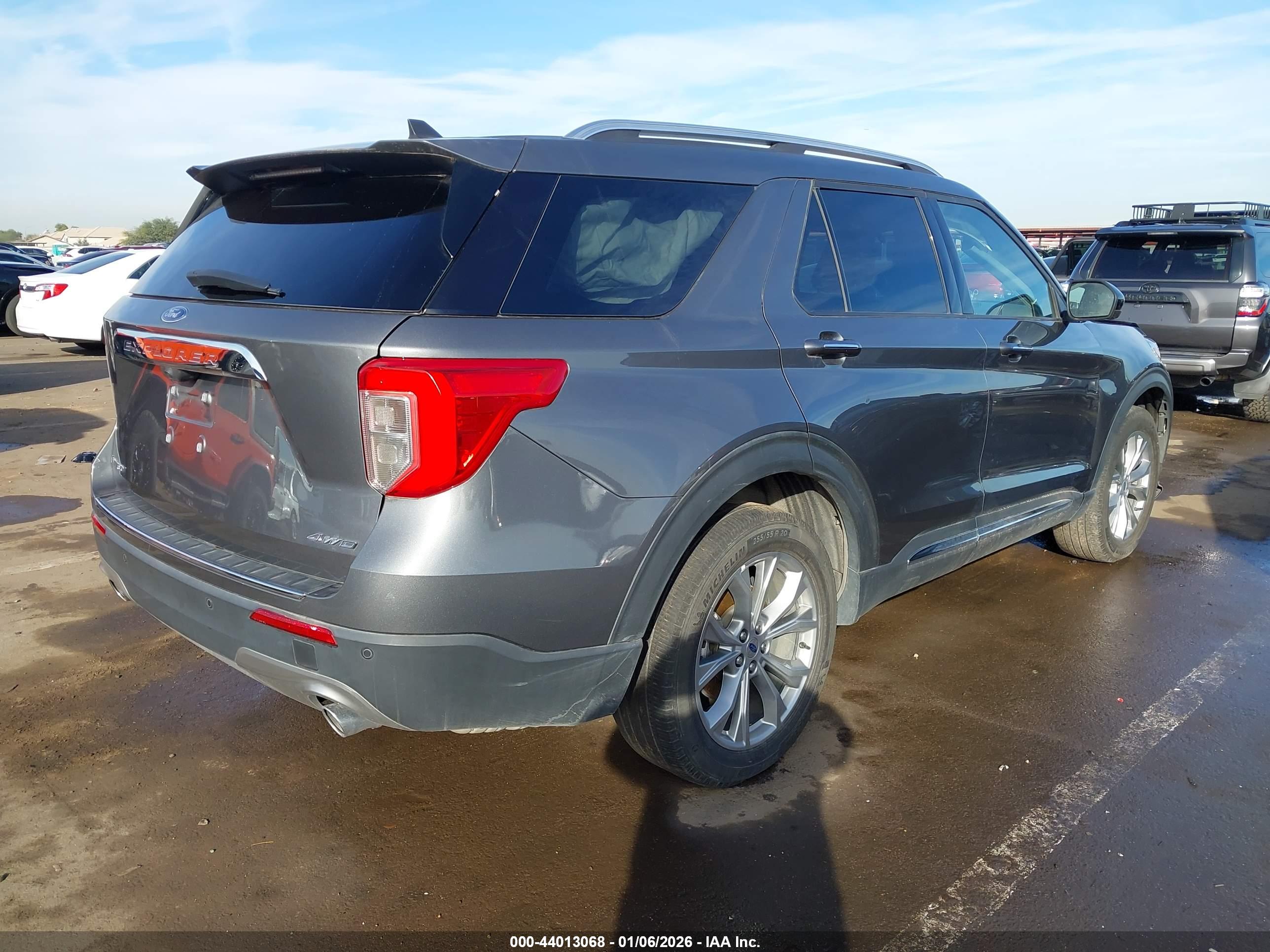 FORD EXPLORER image 4