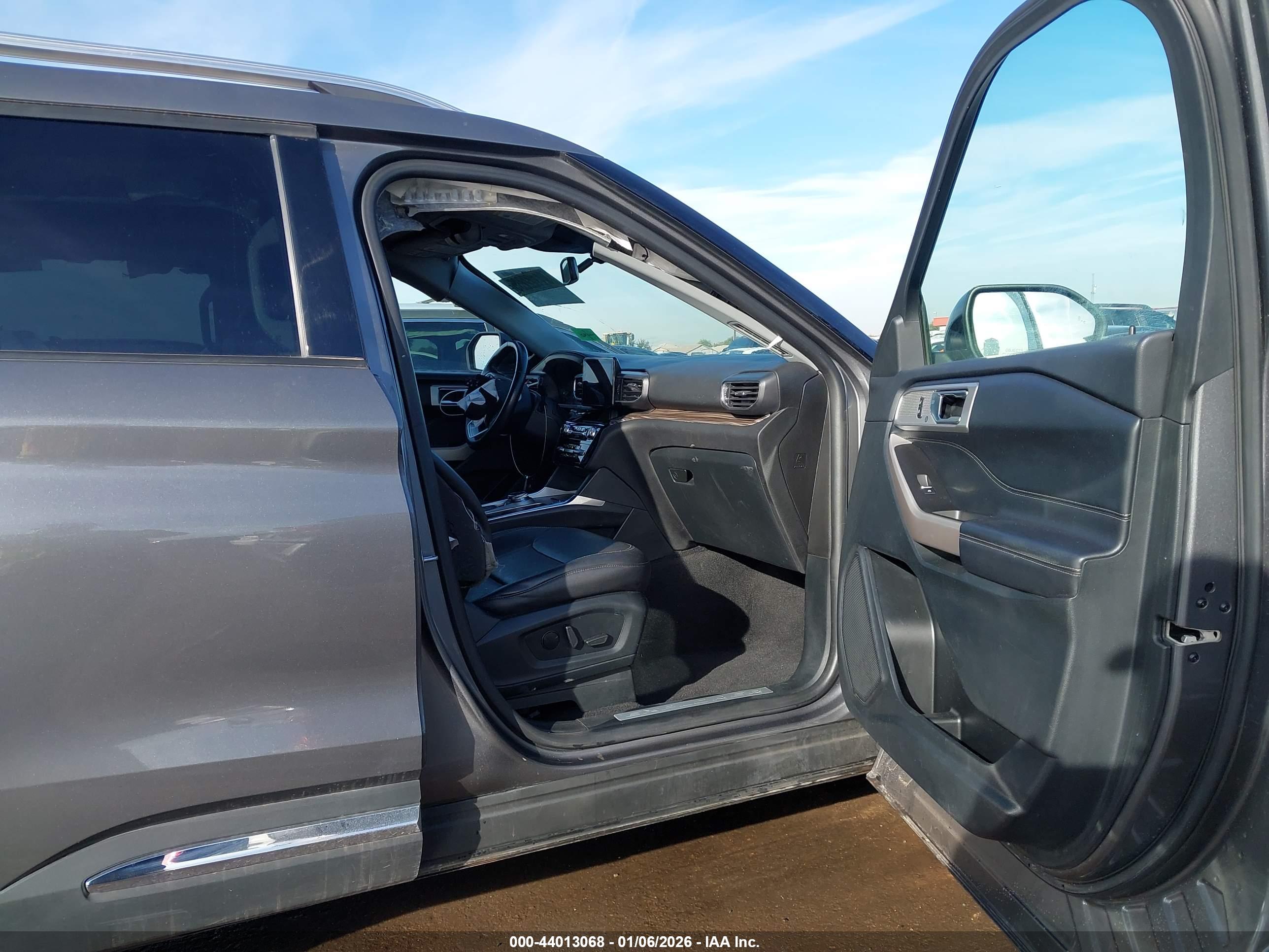 FORD EXPLORER image 5