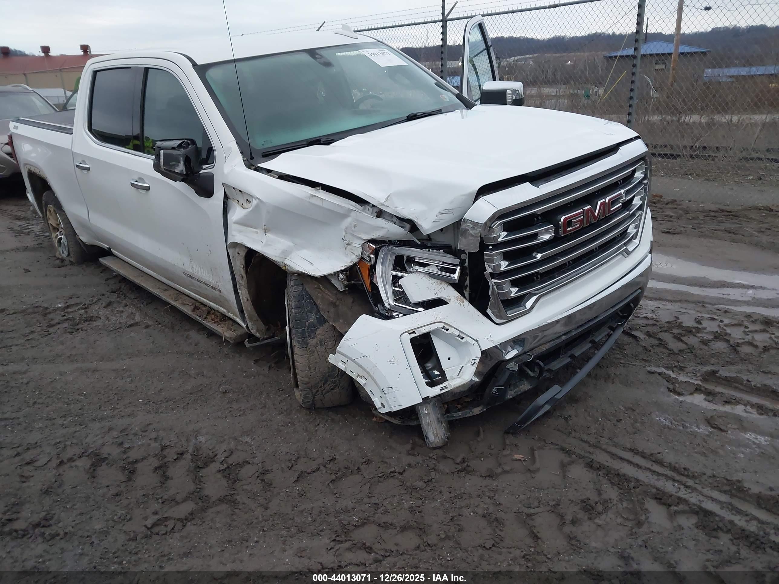 GMC SIERRA image 6