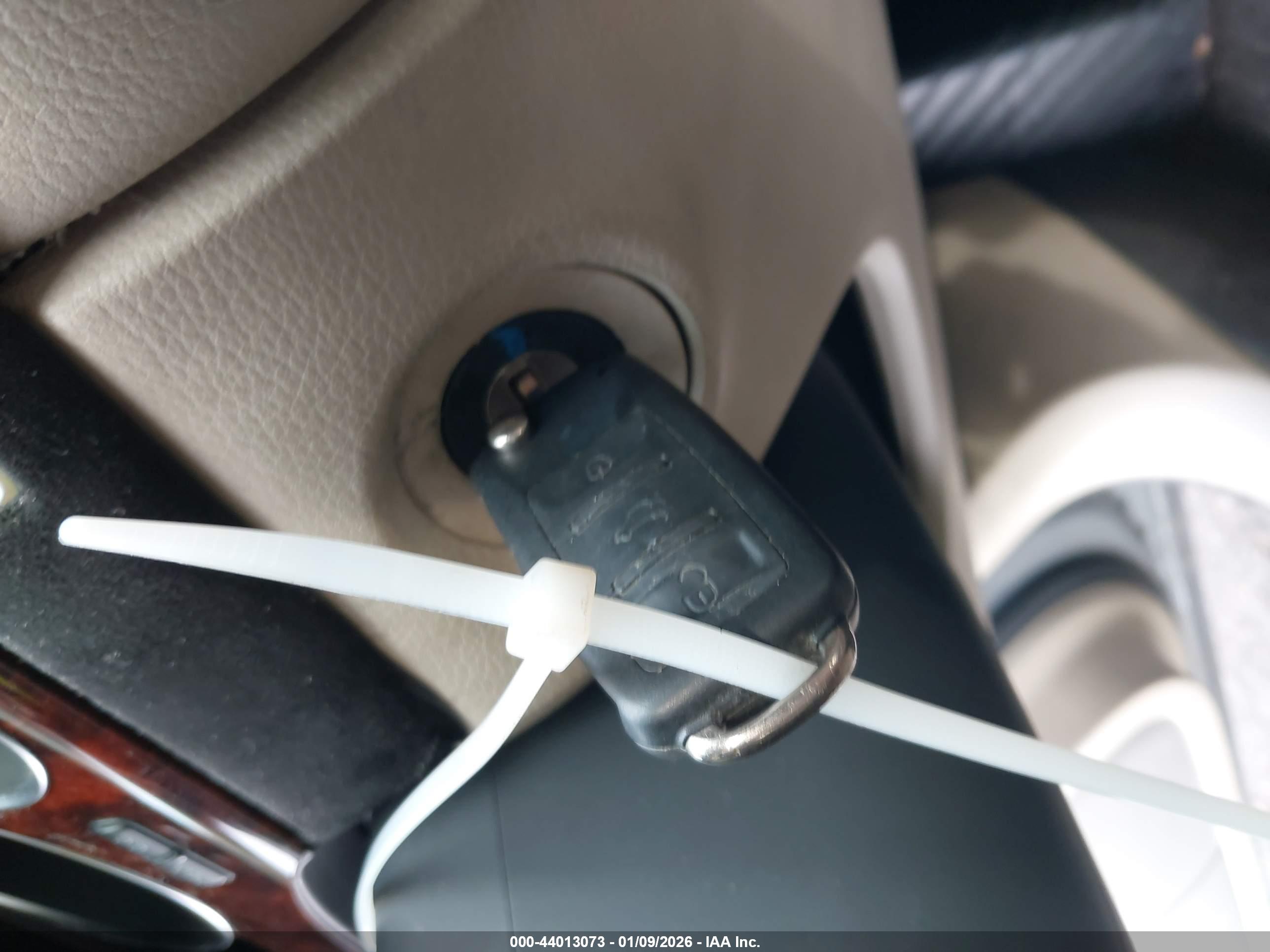 AUDI A8 image 11