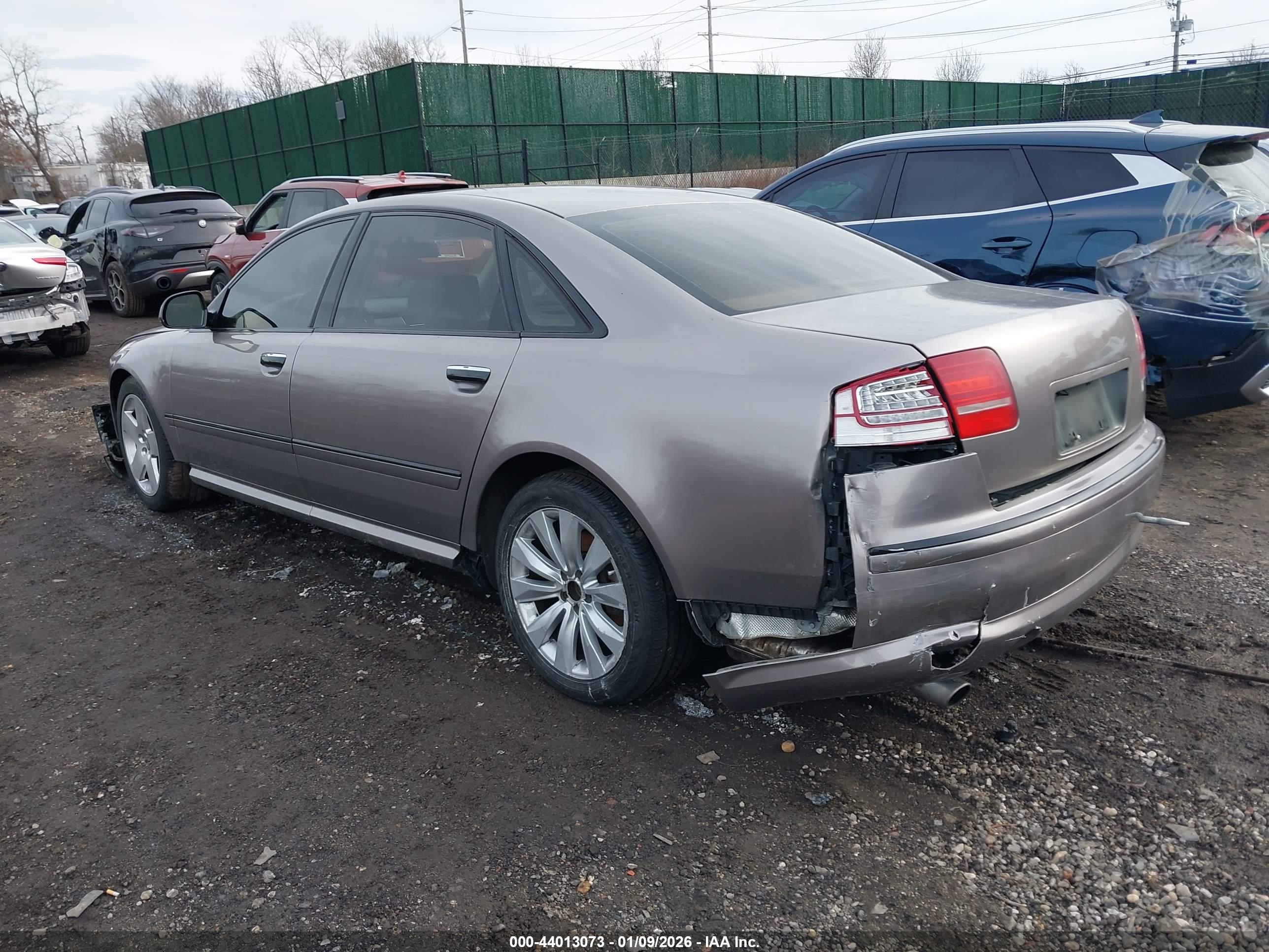 AUDI A8 image 3