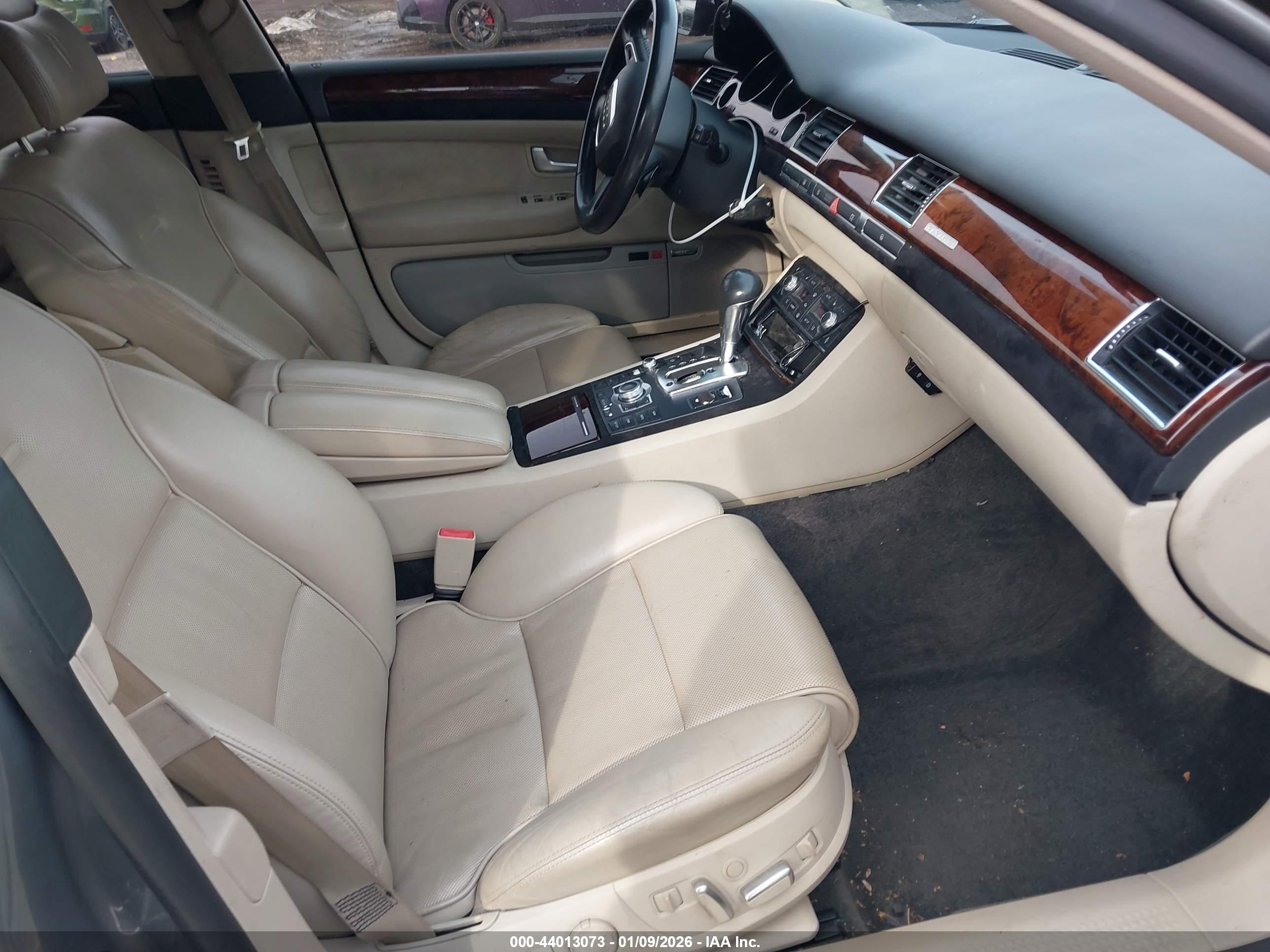 AUDI A8 image 5