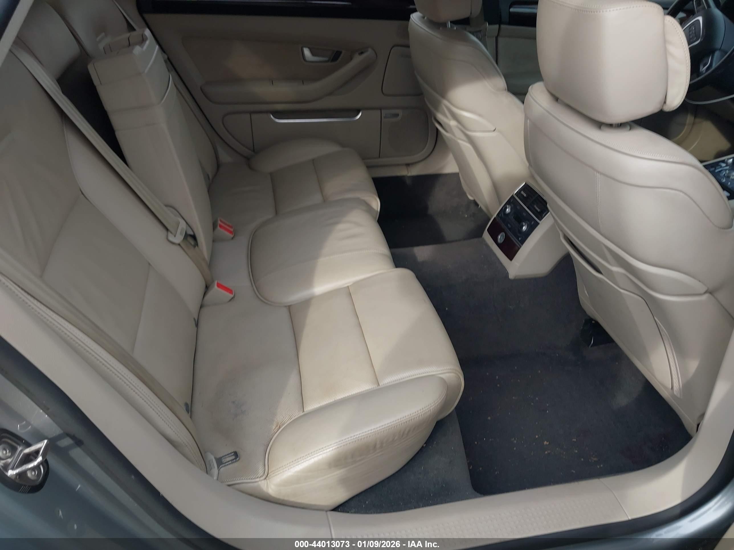 AUDI A8 image 8