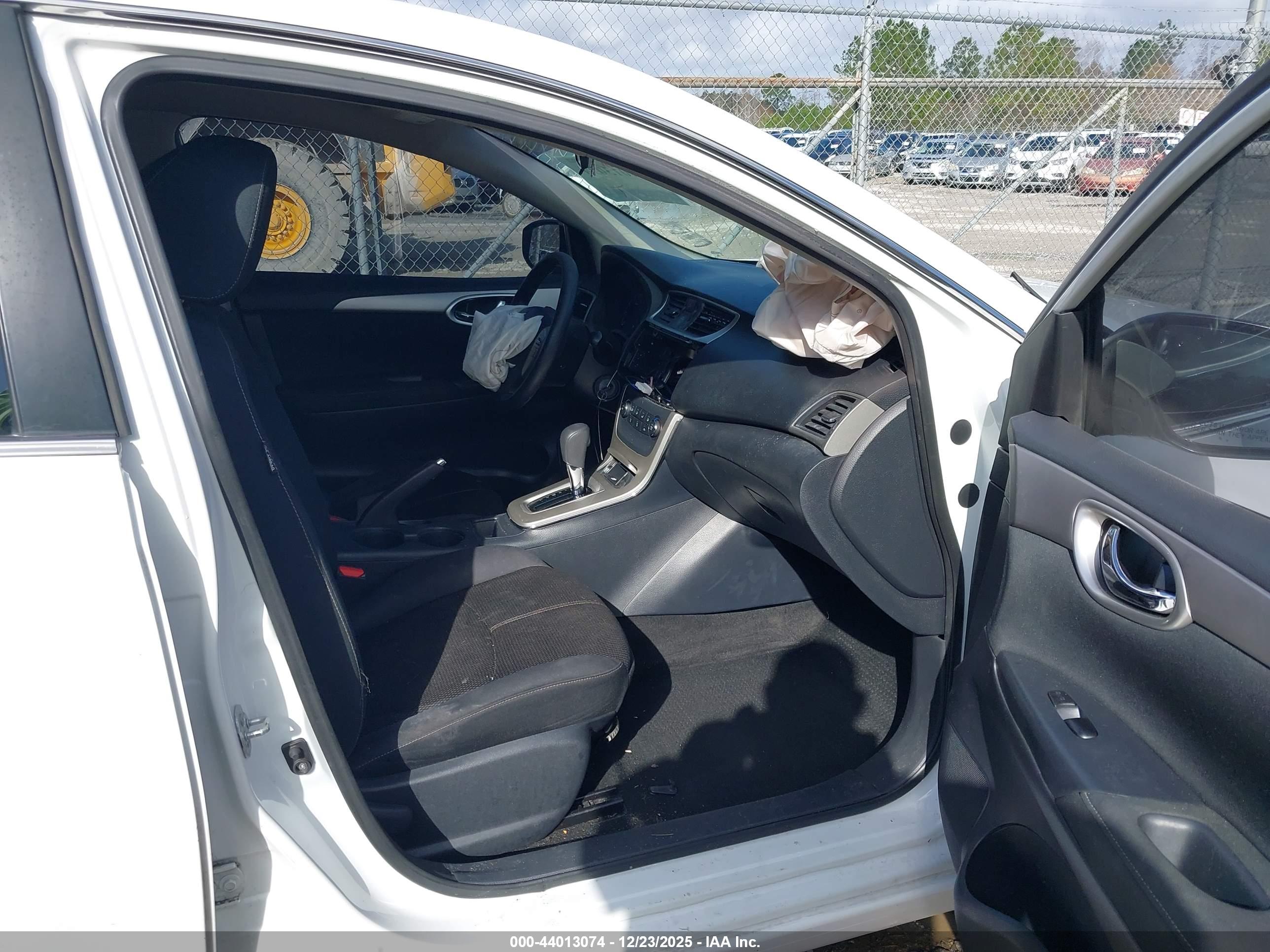 NISSAN SENTRA image 5