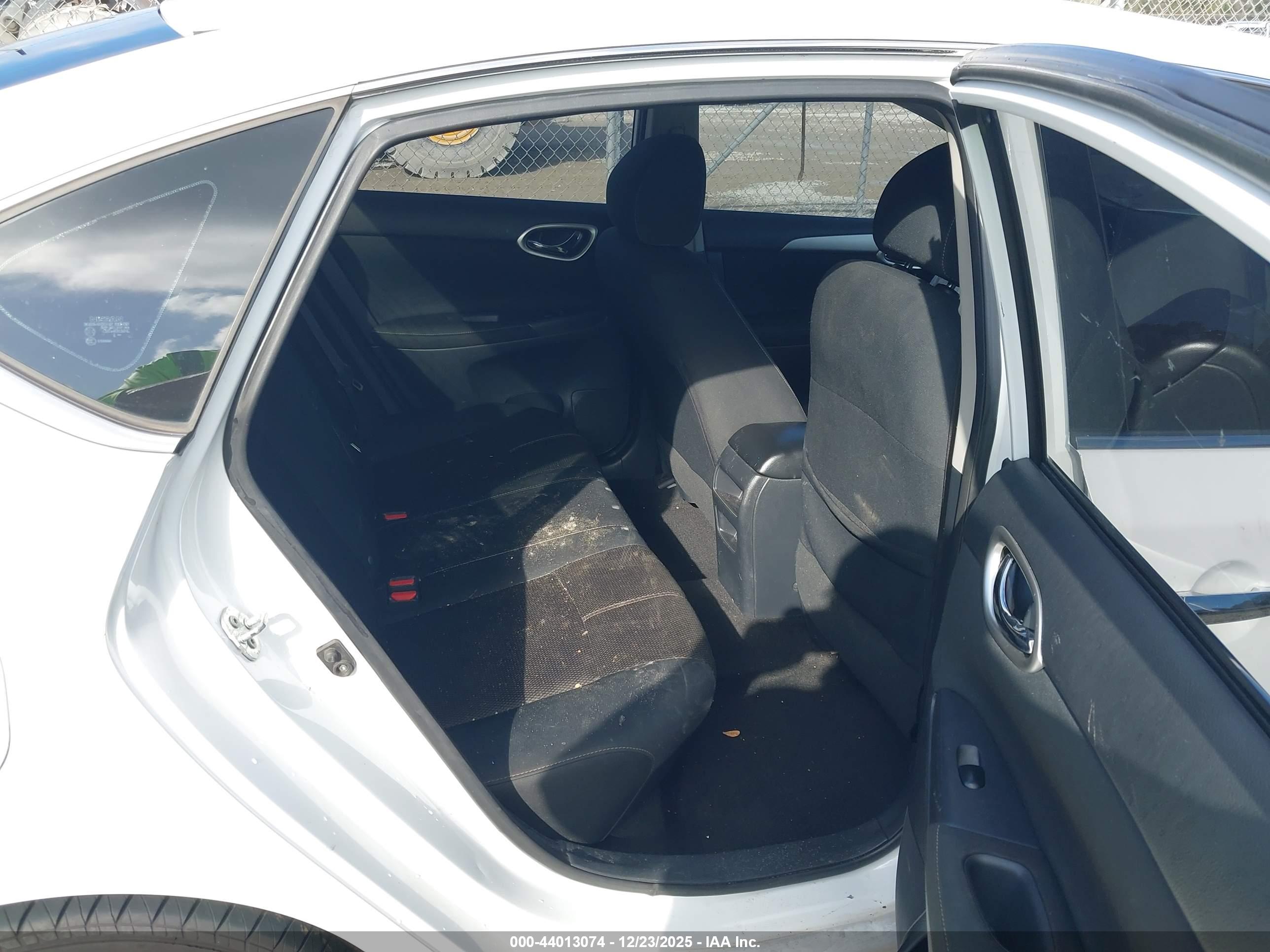NISSAN SENTRA image 8